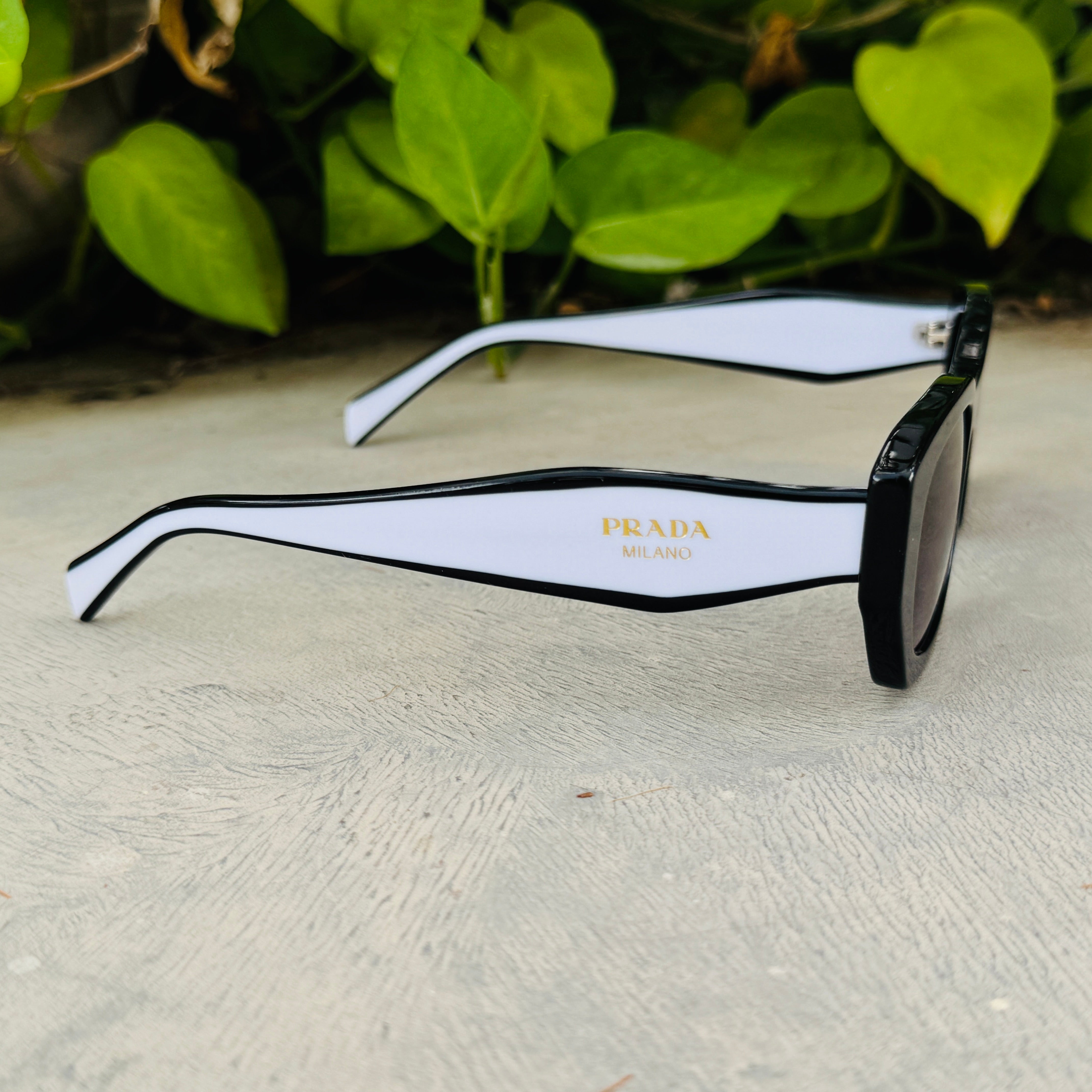 Prada – B05S - 52 – White Black – Acetate - Sunglasses – Unisex - Premium