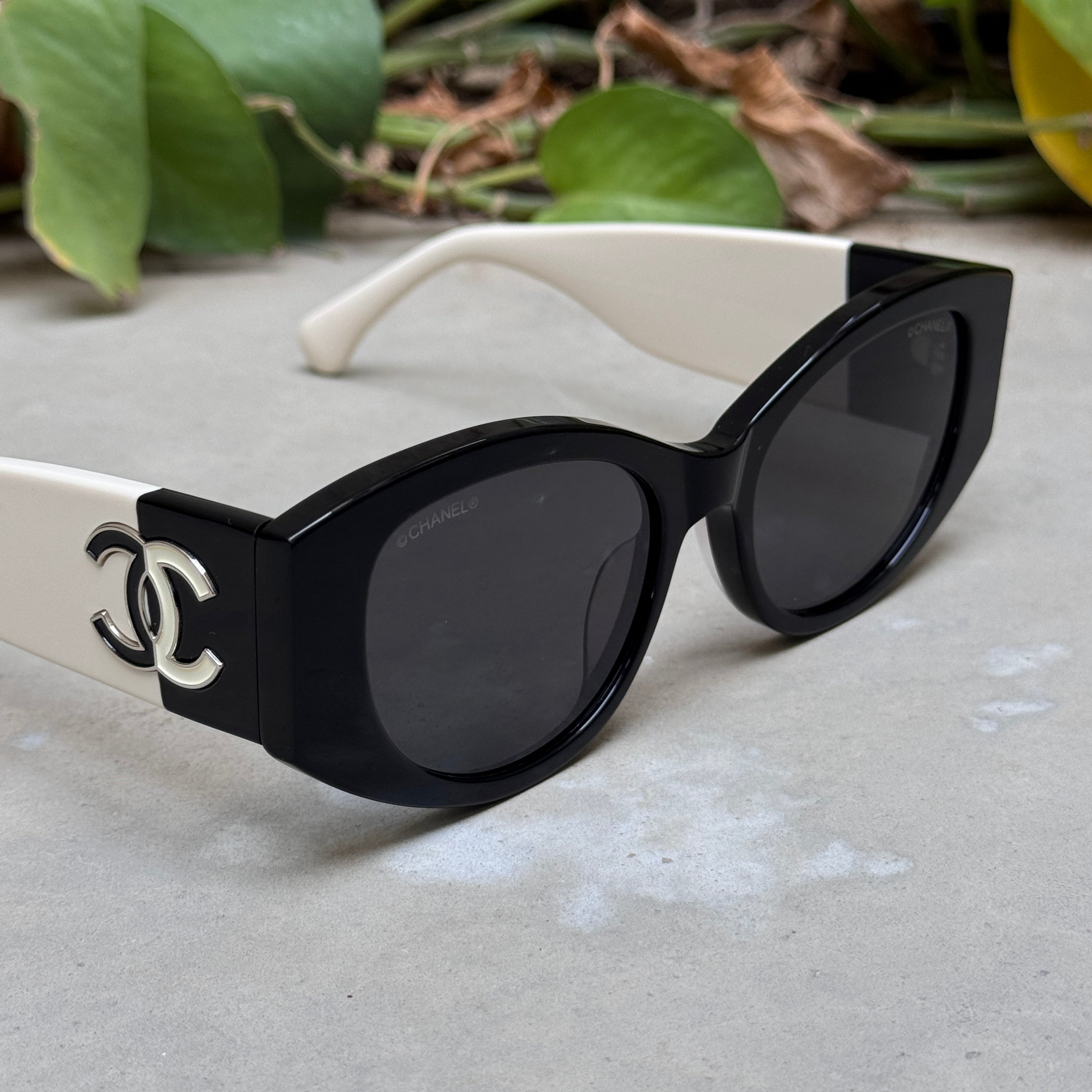 Chanel – 5524 – 53 – Black White – Acetate - Sunglasses – Women - Premium