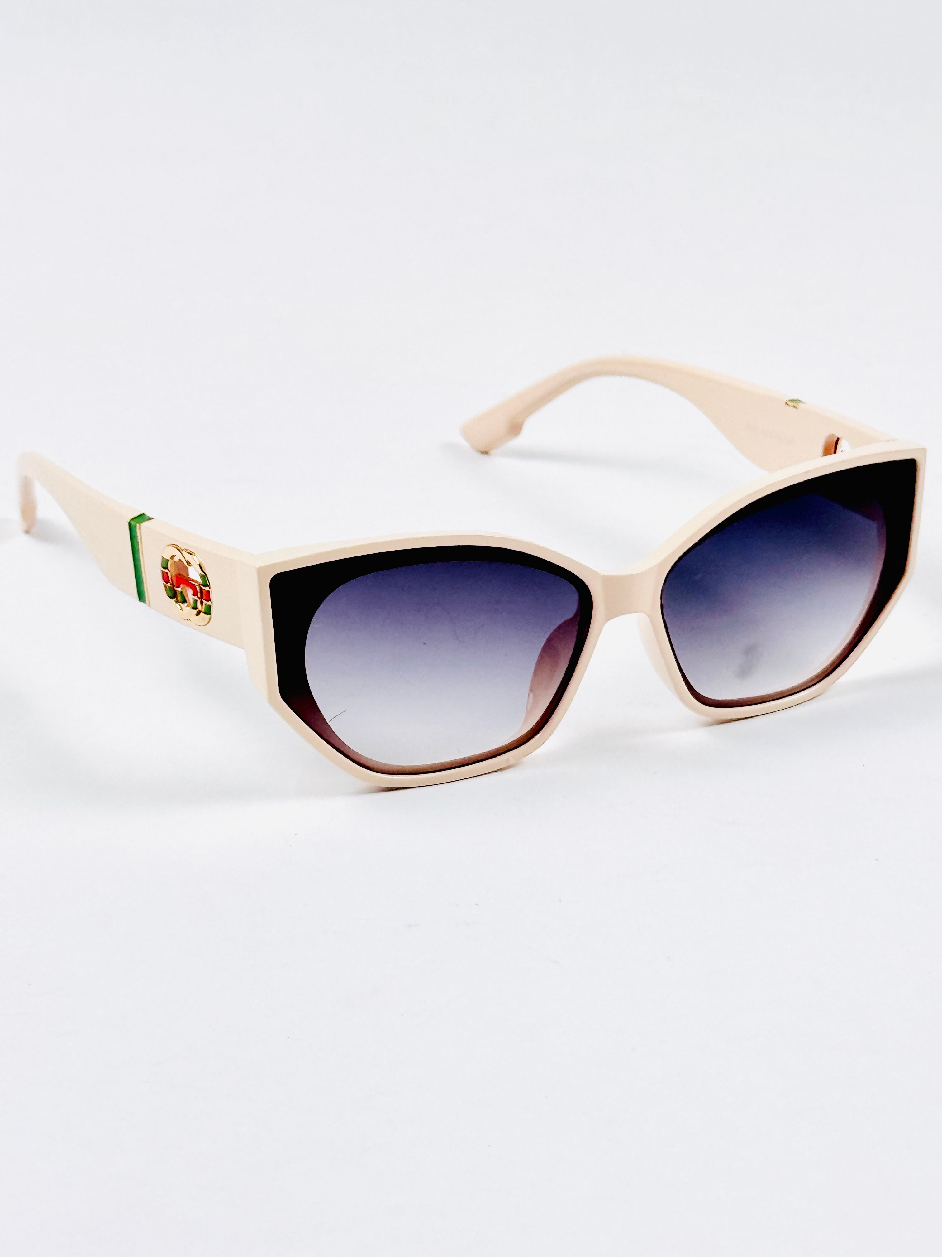 Gucci- 3362 – 62 – White Black Gradient – Acetate – Sunglasses – Ladies