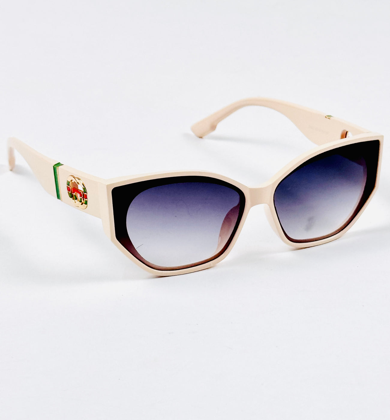 Gucci- 3362 – 62 – White Black Gradient – Acetate – Sunglasses – Ladies