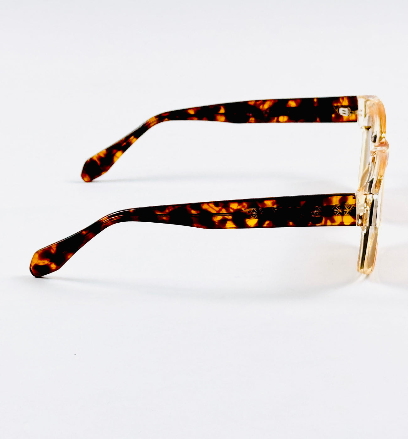 Moscot - 9843 – 52 – Tortoise Brown – Acetate – Sunglasses – Unisex