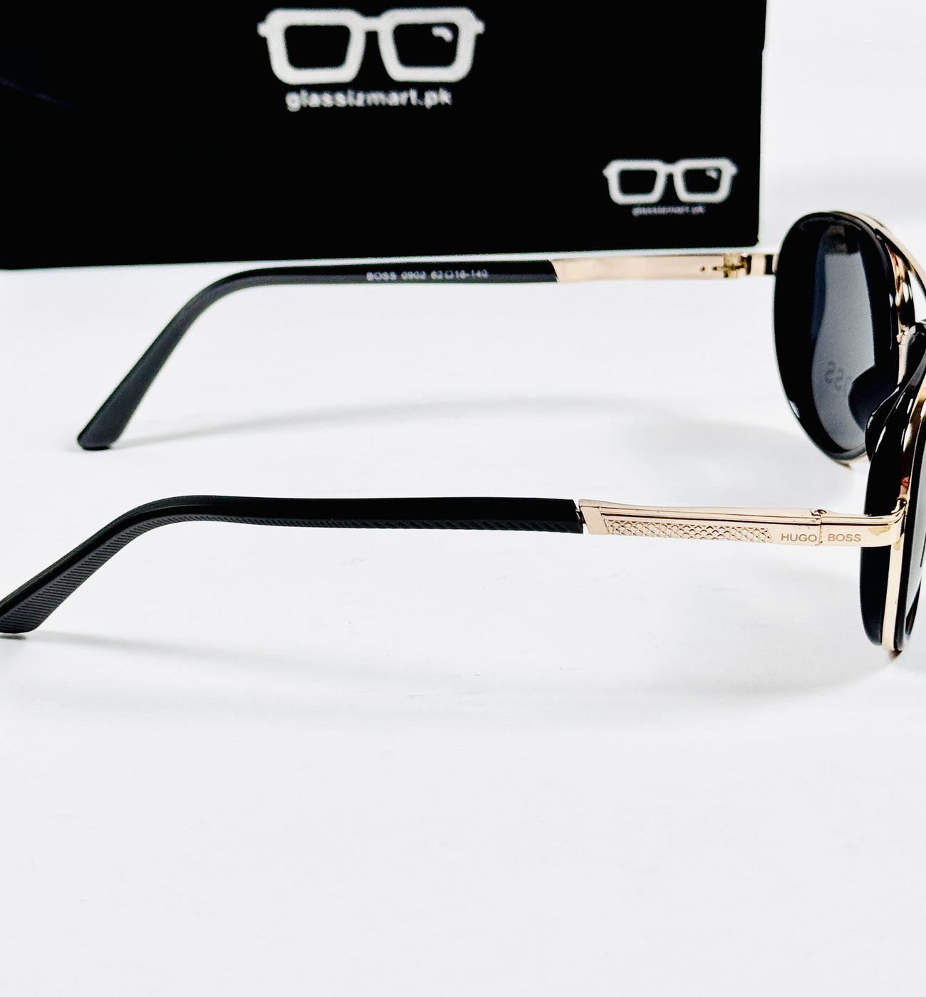 Hugo Boss – 0902 – 62 – Golden Black – Metal – Sunglasses – Unisex
