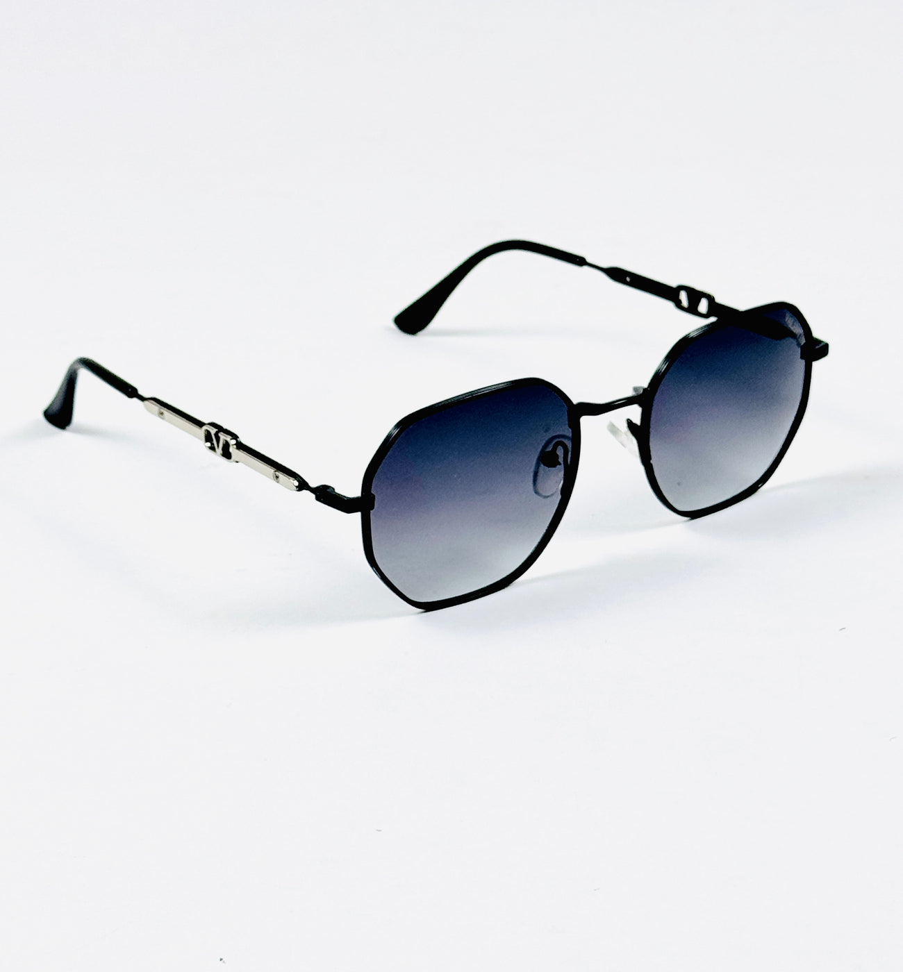 Valentino – 18130 – 58 – Black Gradient – Metal – Sunglasses – Unisex