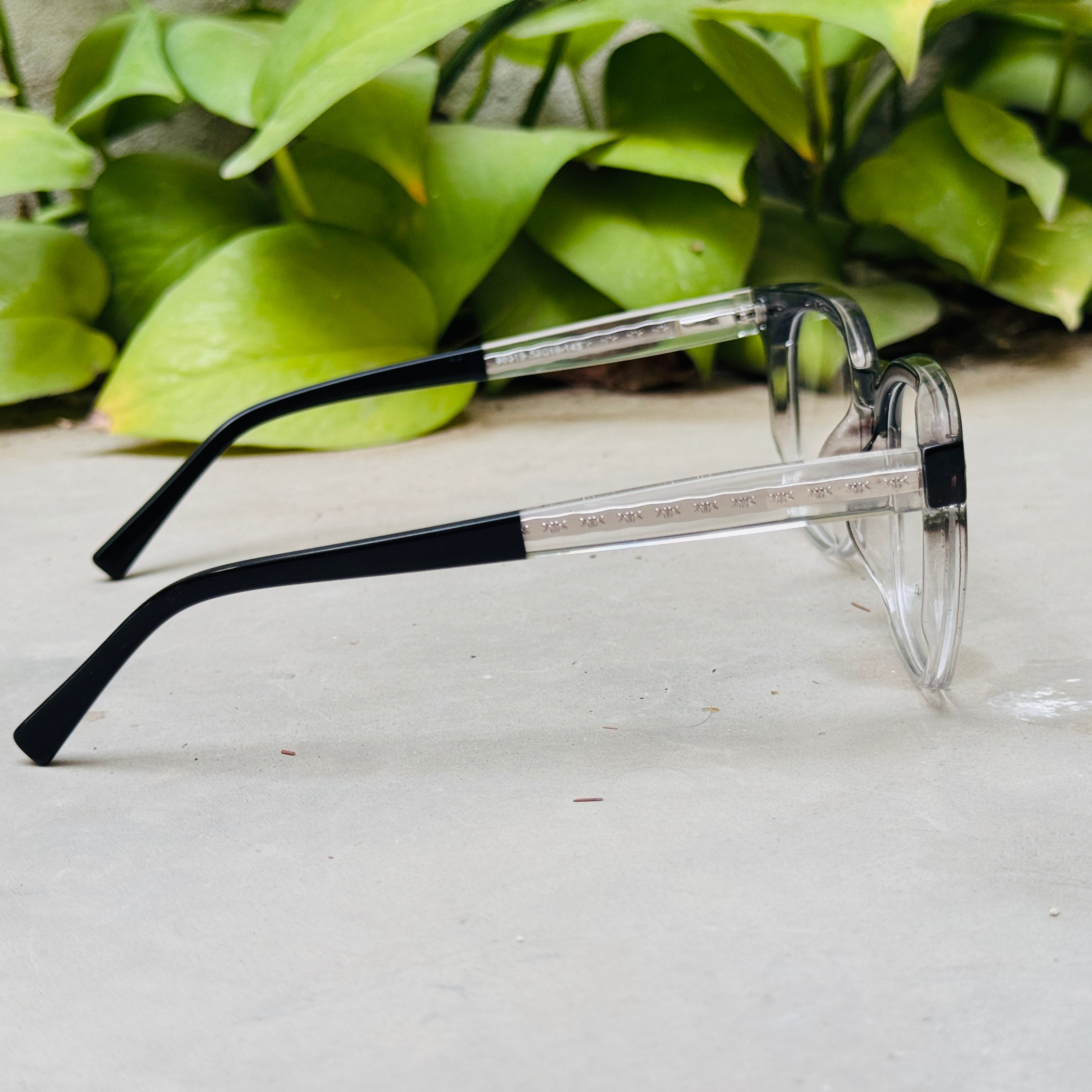 Tumbler – 86319 – 52 – Black Gradient –  Acetate - Optics – Unisex