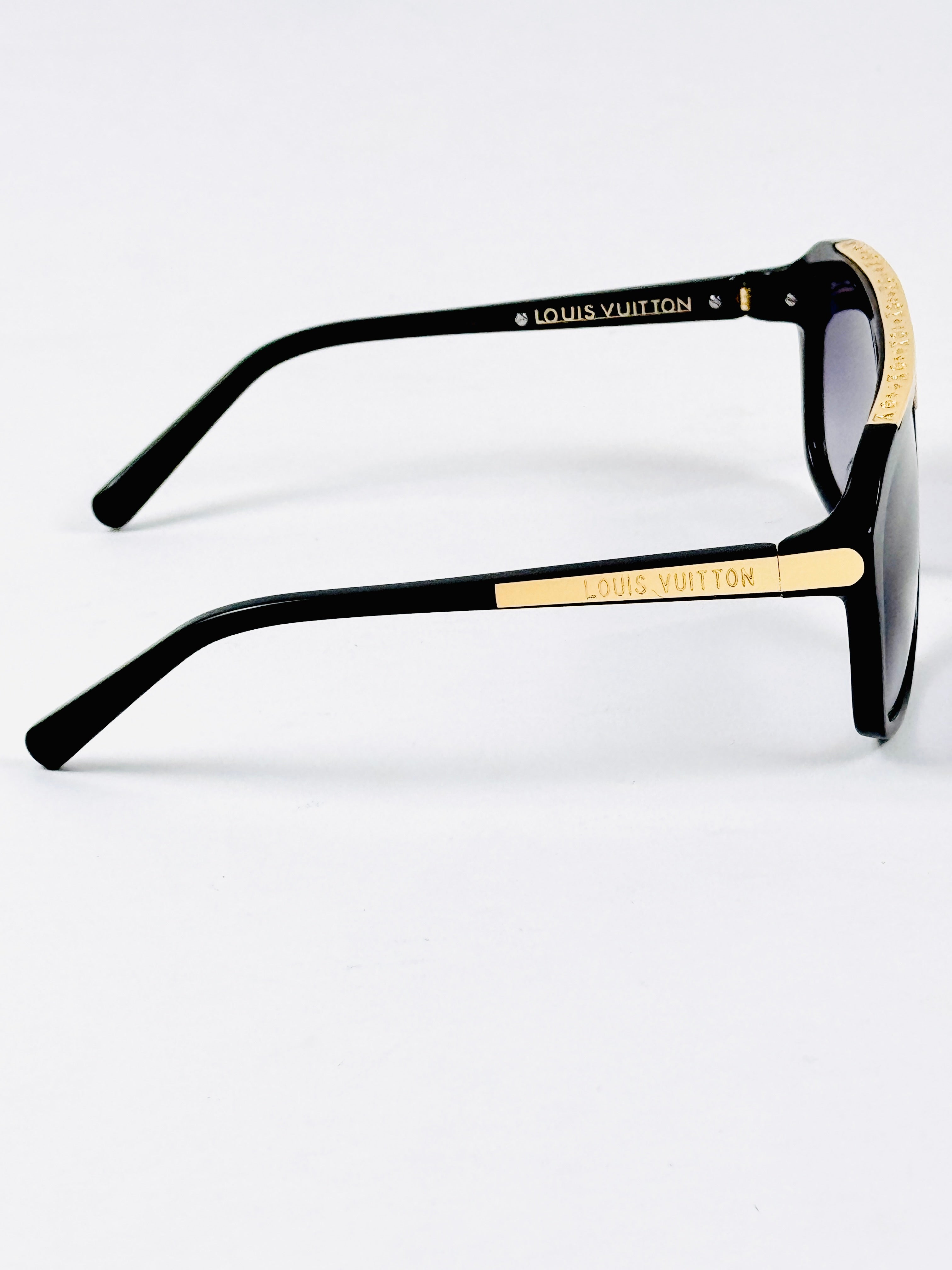 Louis Vuitton – 0105 - 62 – Black Gradient - Acetate - Sunglasses – Unisex - Premium