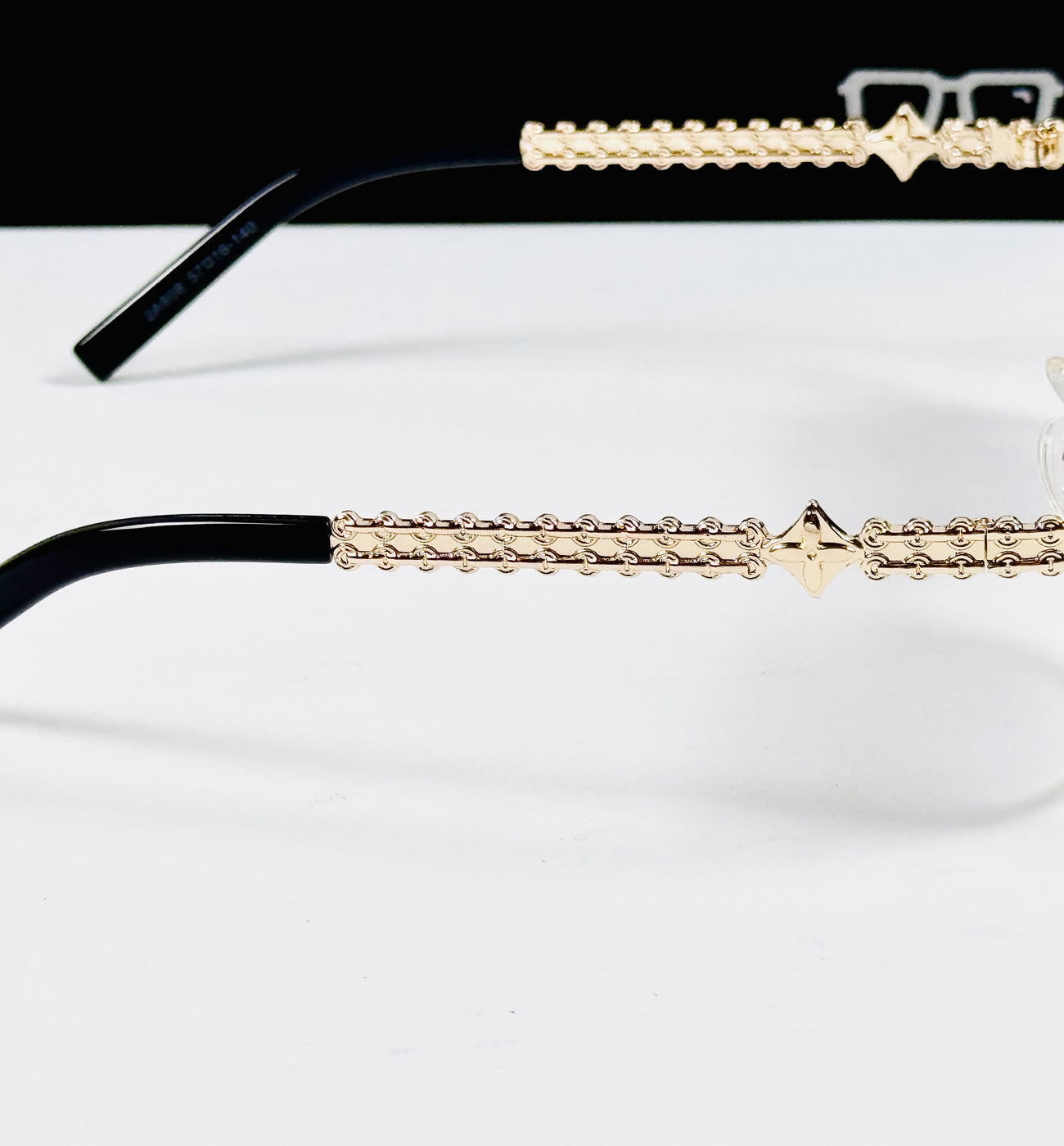 Lv – 2A808 – 57 – Golden Black Gradient – Metal - Sunglasses – Unisex