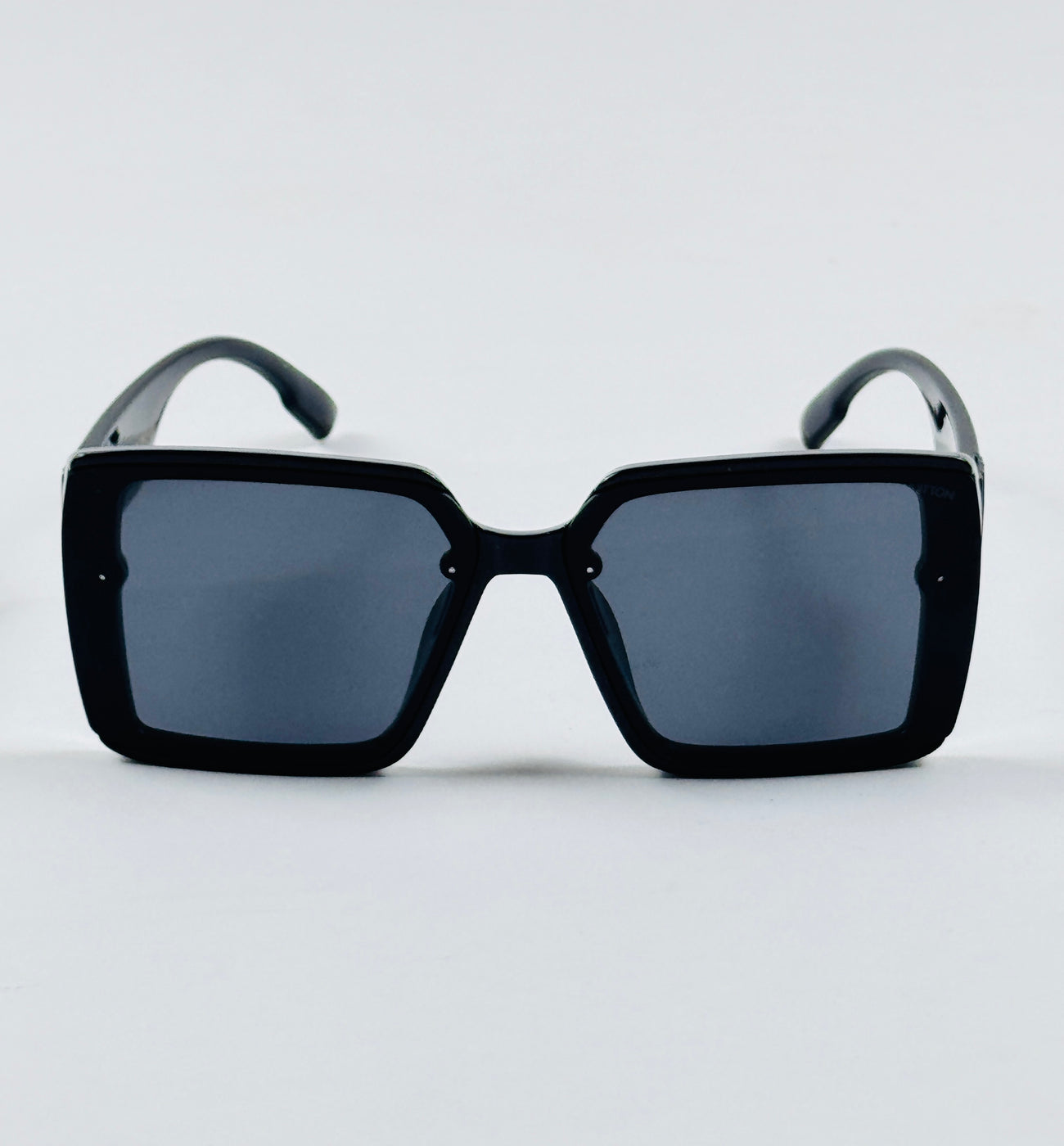 Louis Vuitton - 9098 – 64 – Black Gradient – Acetate – Sunglasses – Ladies