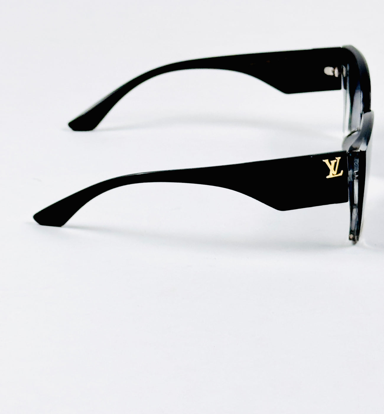 Louis Vuitton’s - 9103 – 58 – Black Gradient – Acetate – Sunglasses – Ladies