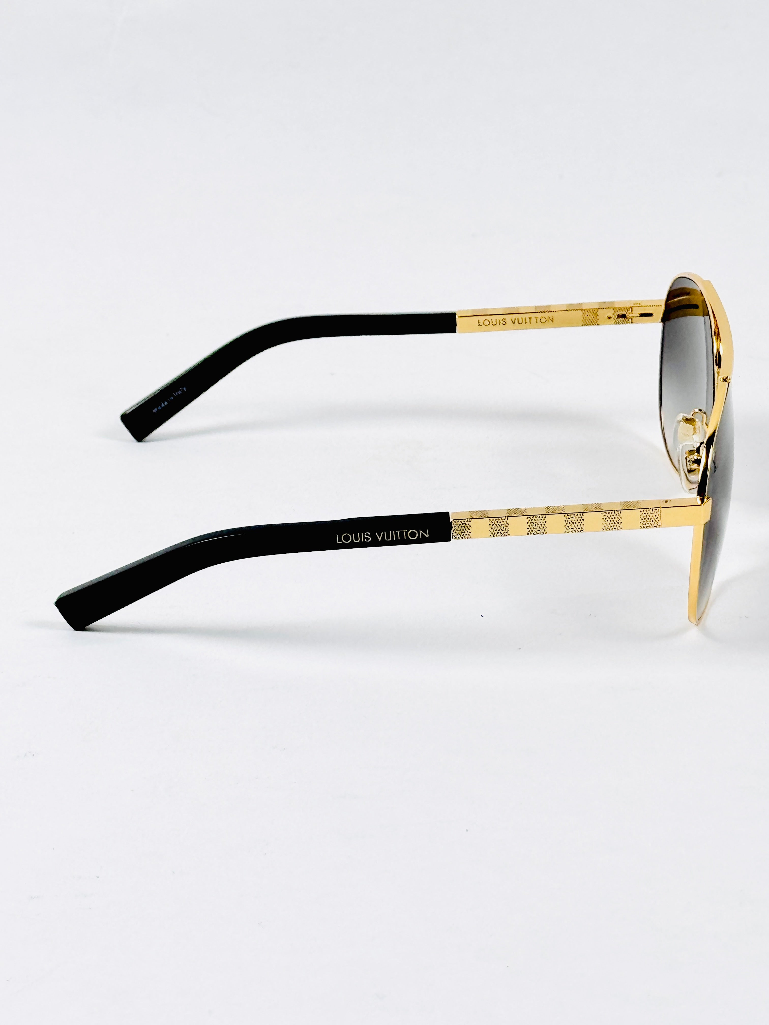 Louis Vuitton – 0339 - 61 – Golden Black Gradient - Metal - Sunglasses – Unisex - Premium