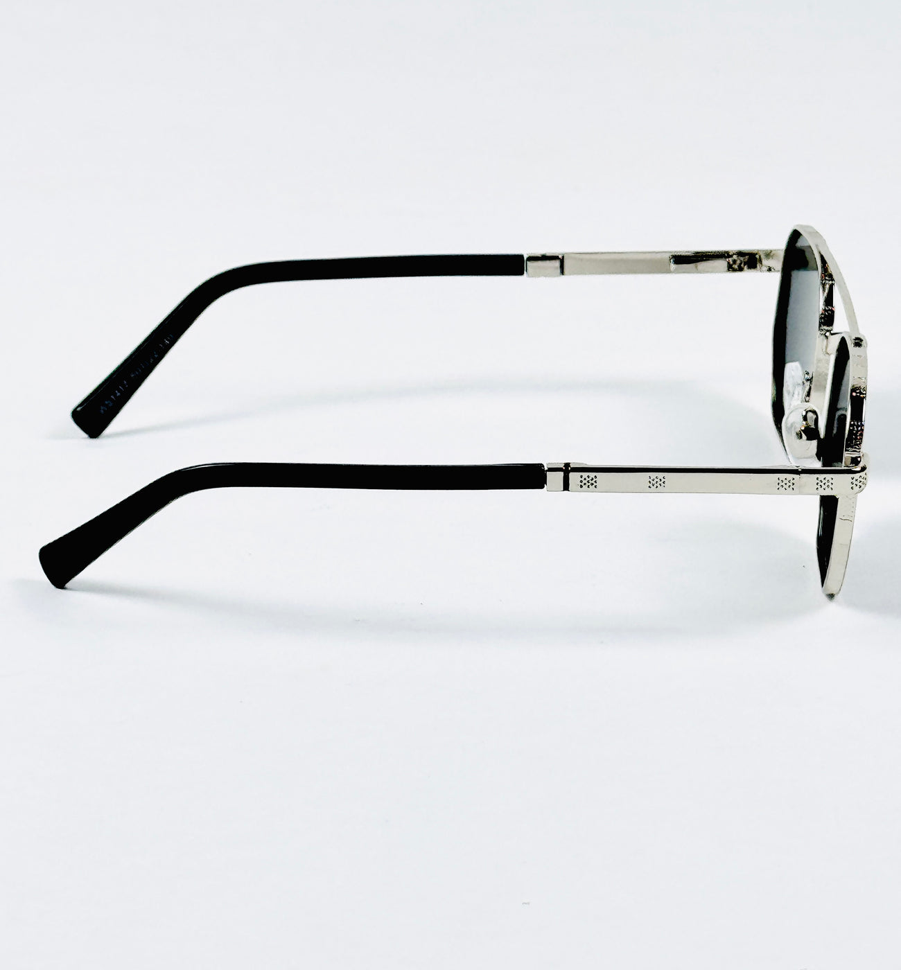 Louis Vuitton – 1417 – 50 – Silver Black – Metal – Sunglasses – Unisex