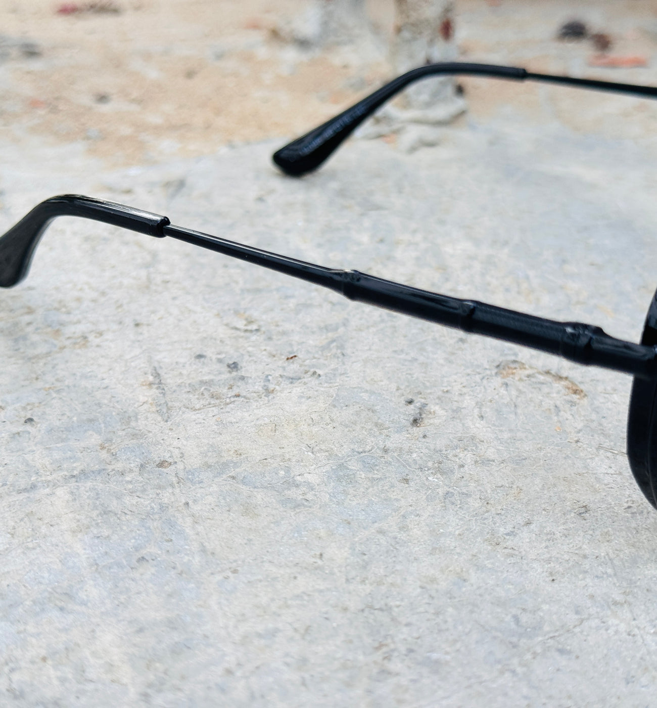 Police – 19395 – 55 – Black Gradient – Metal – Sunglasses – Unisex
