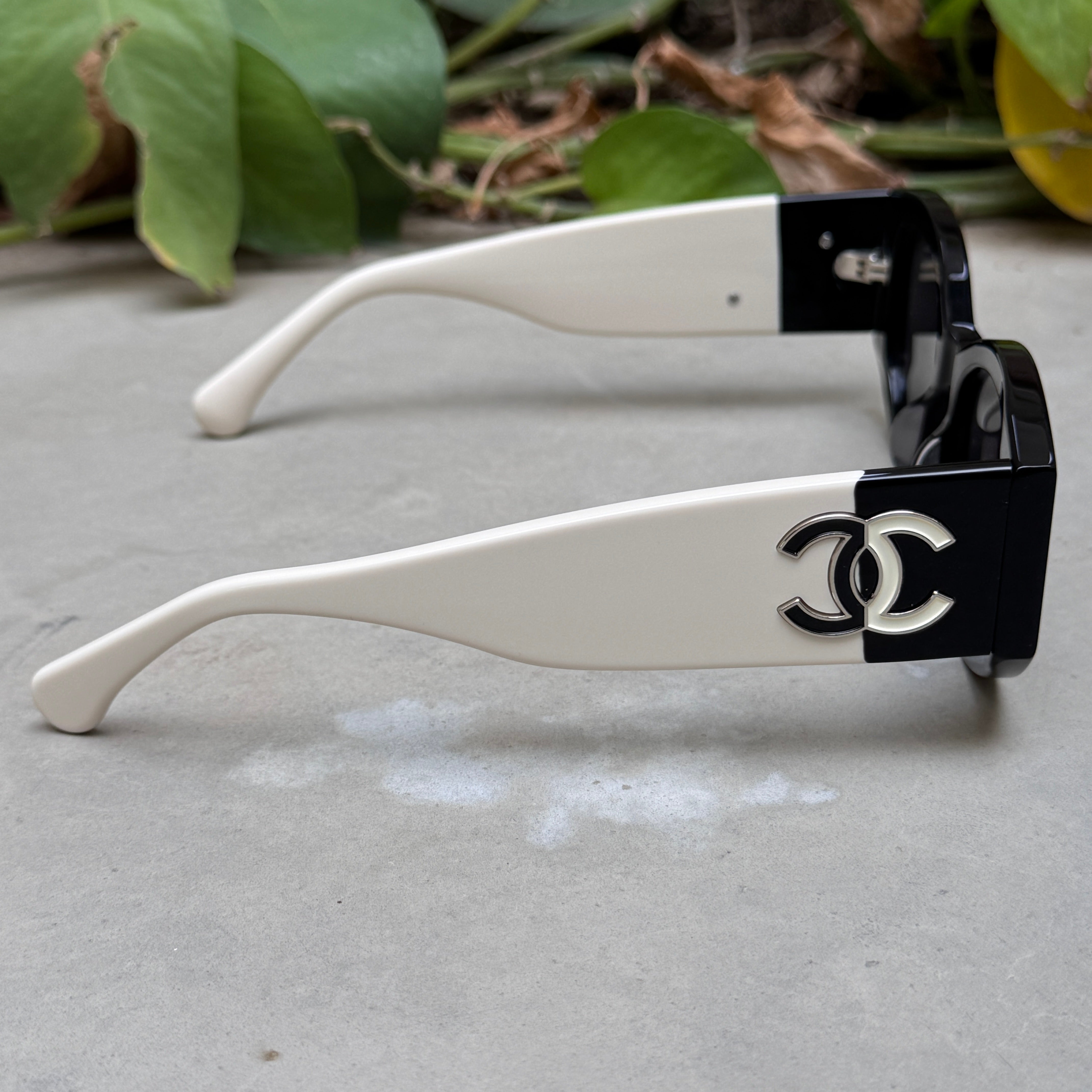 Chanel – 5524 – 53 – Black White – Acetate - Sunglasses – Women - Premium