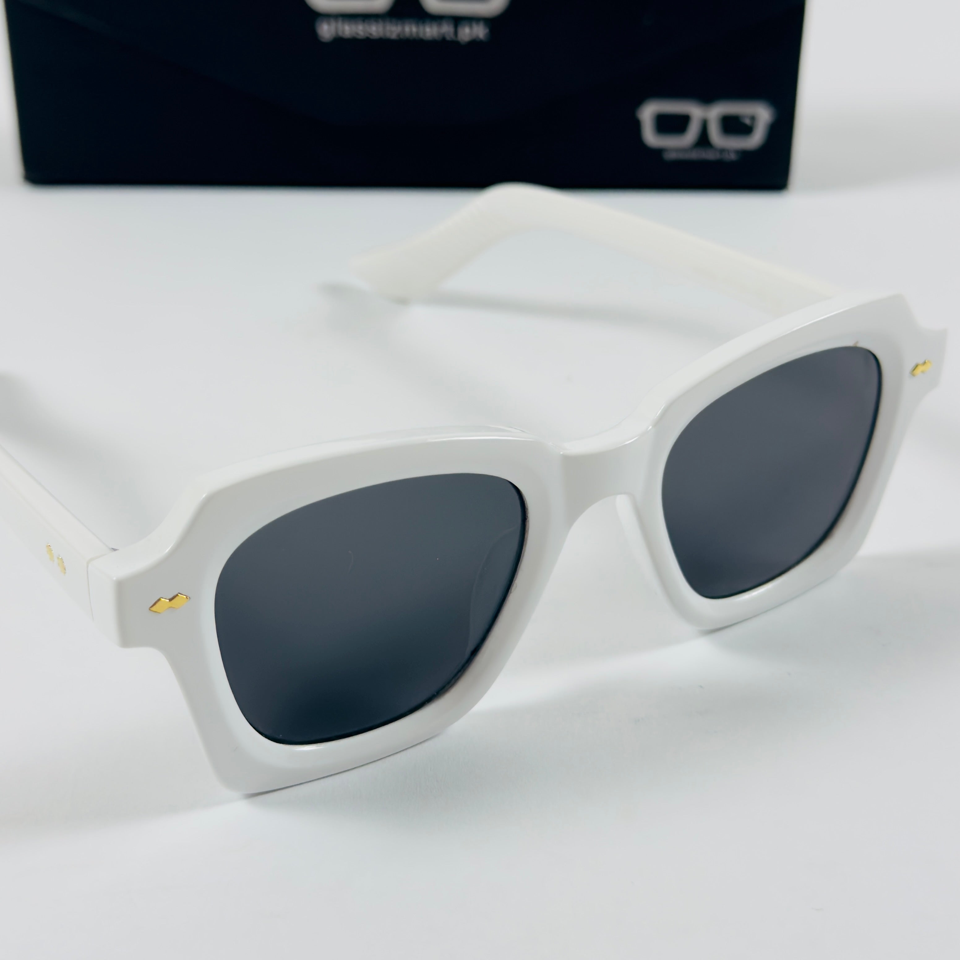 Moscot – 6504 – 47 - White Black – Acetate  – Sunglasses - Unisex
