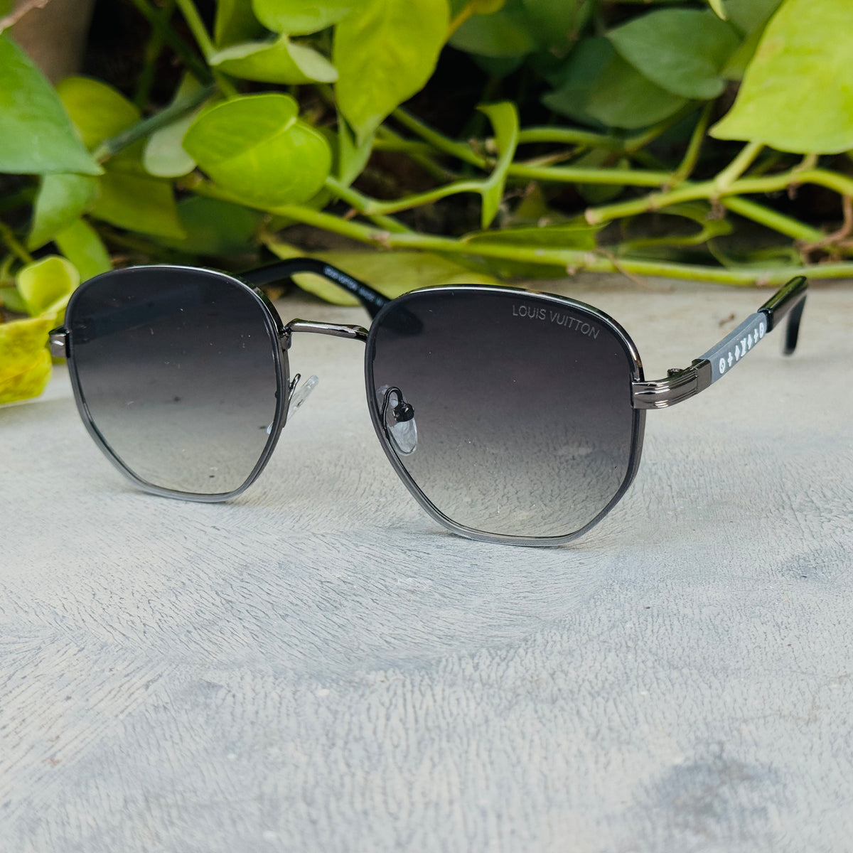 Louis Vuitton – 2A371 – 56 – Grey Green – Metal - Sunglasses – Unisex