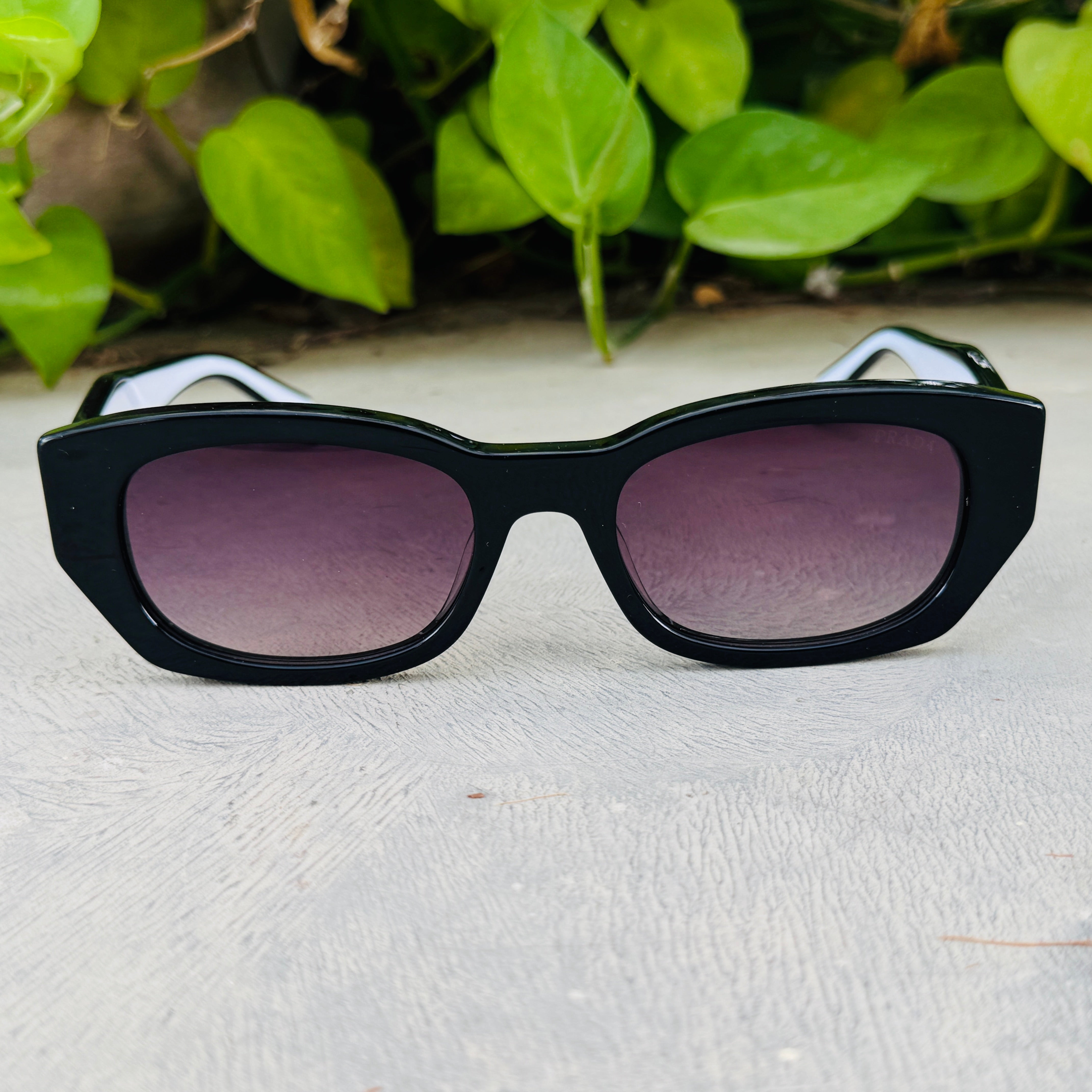 Prada – B05S - 52 – White Black – Acetate - Sunglasses – Unisex - Premium