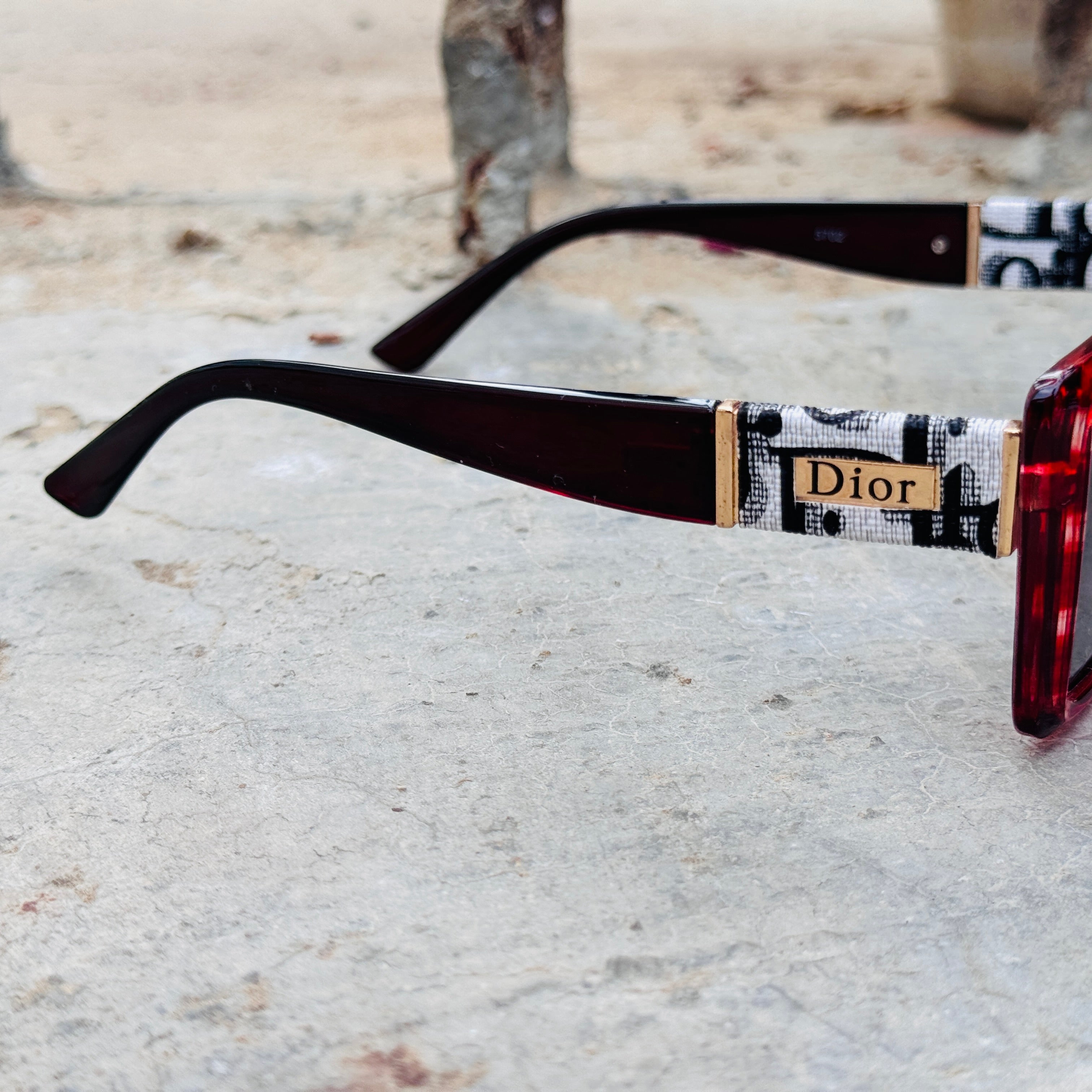 Dior – 5702 - 55 – Red Black – Acetate – Sunglasses - Ladies