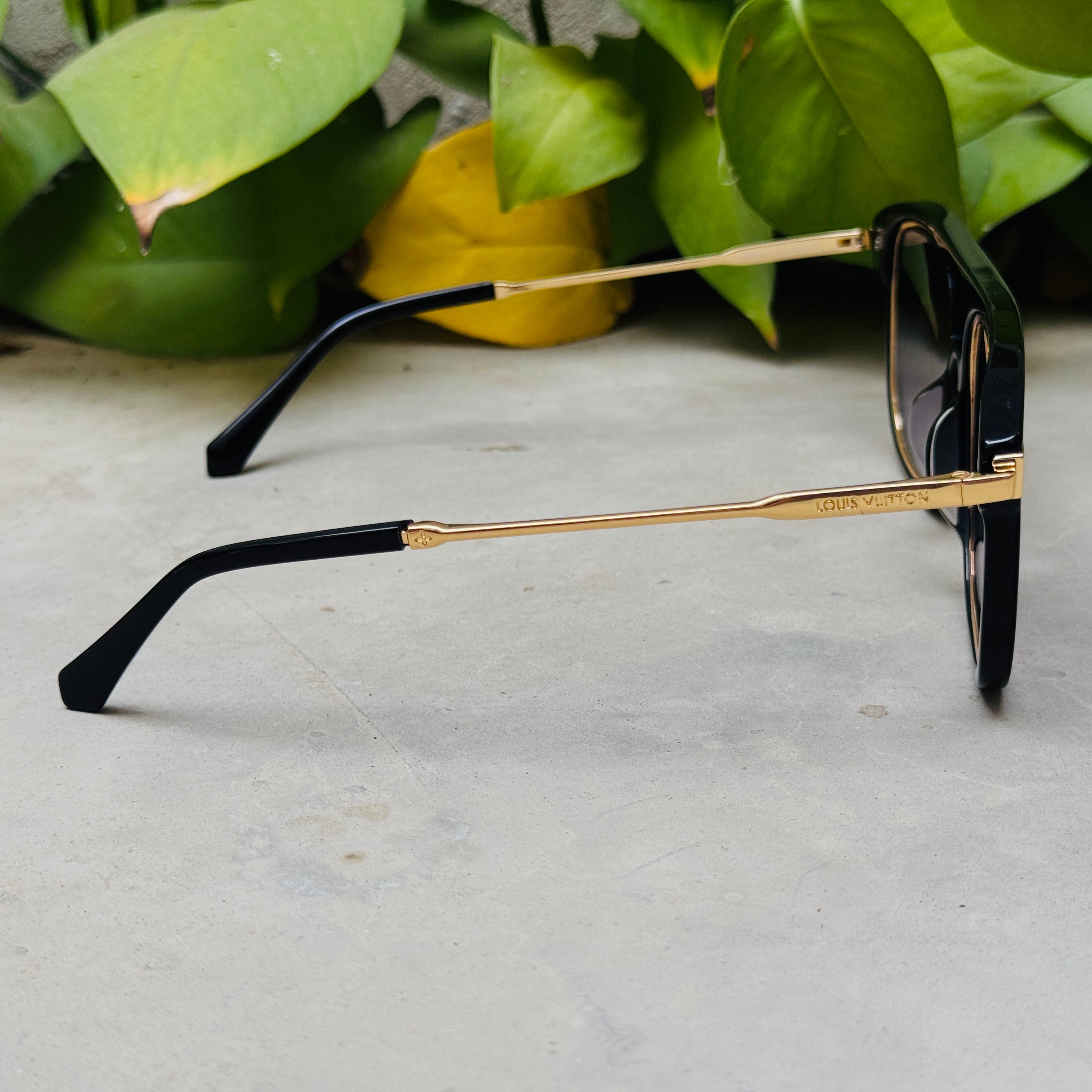 Louis Vuitton – 2595 - 55 – Golden Black Gradient – Acetate - Metal - Sunglasses – Unisex - Premium