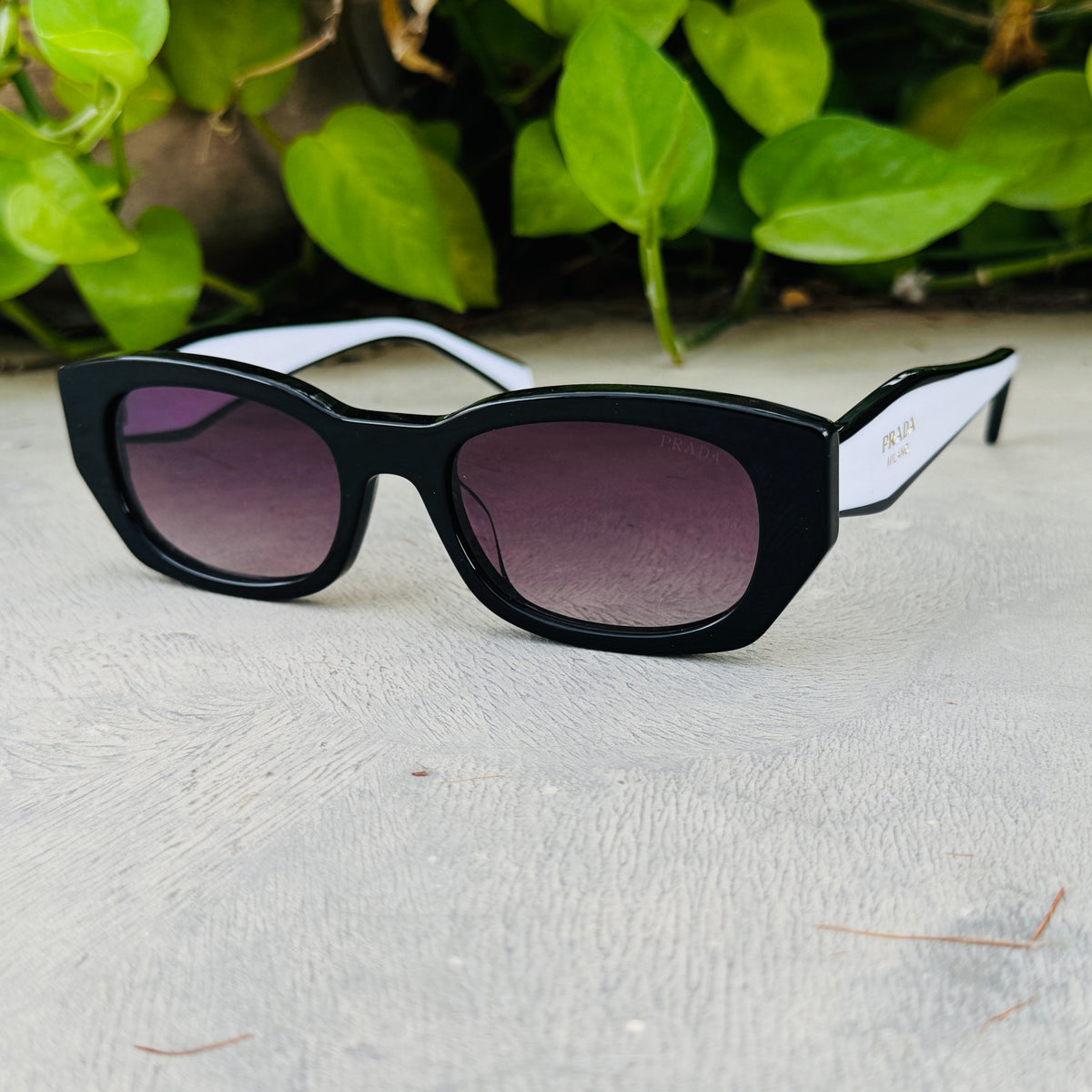 Prada – B05S - 52 – White Black – Acetate - Sunglasses – Unisex - Premium