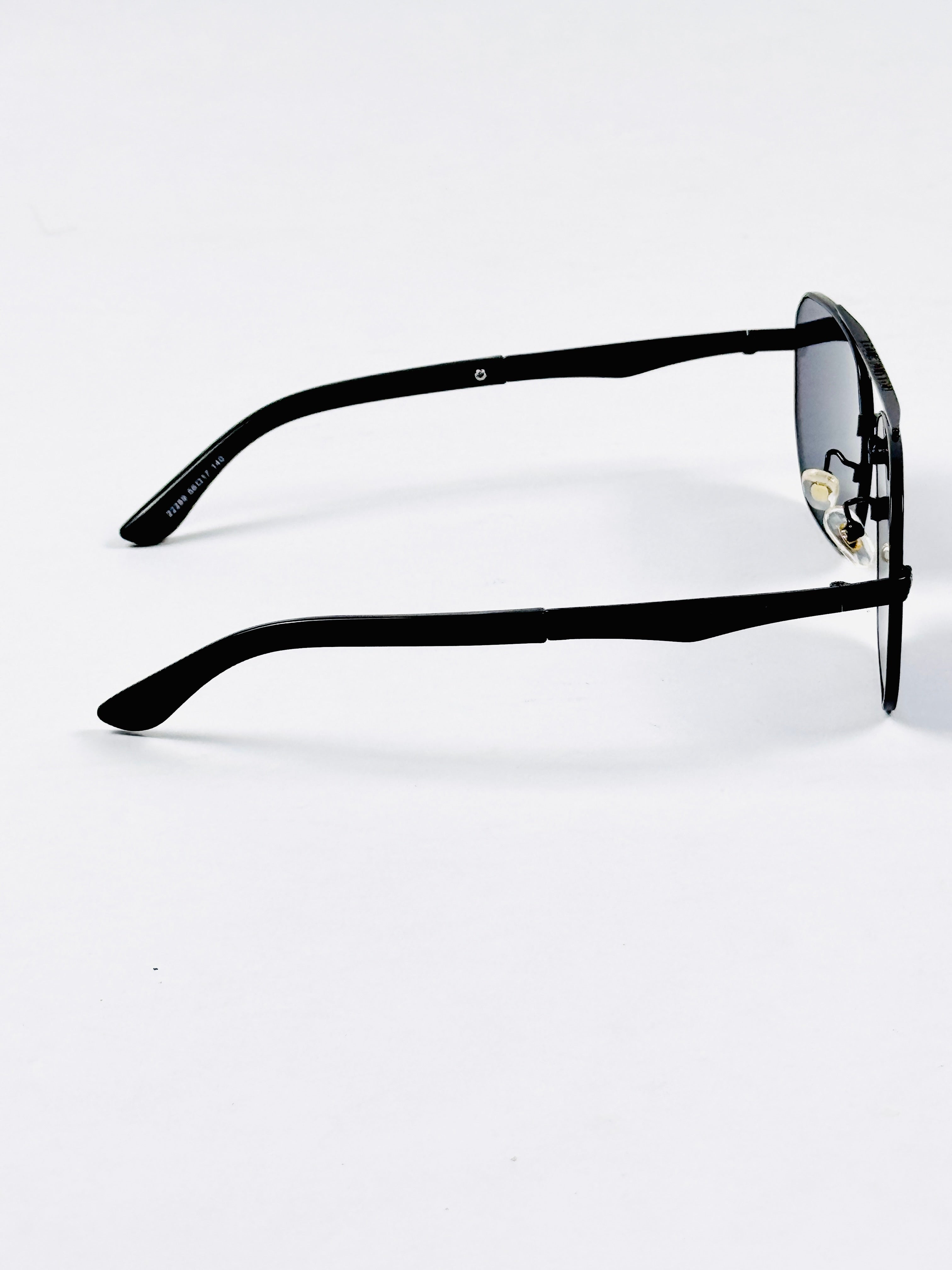 Louis Vuitton – 22289 – 56 – Black – Metal – Sunglasses – Unisex