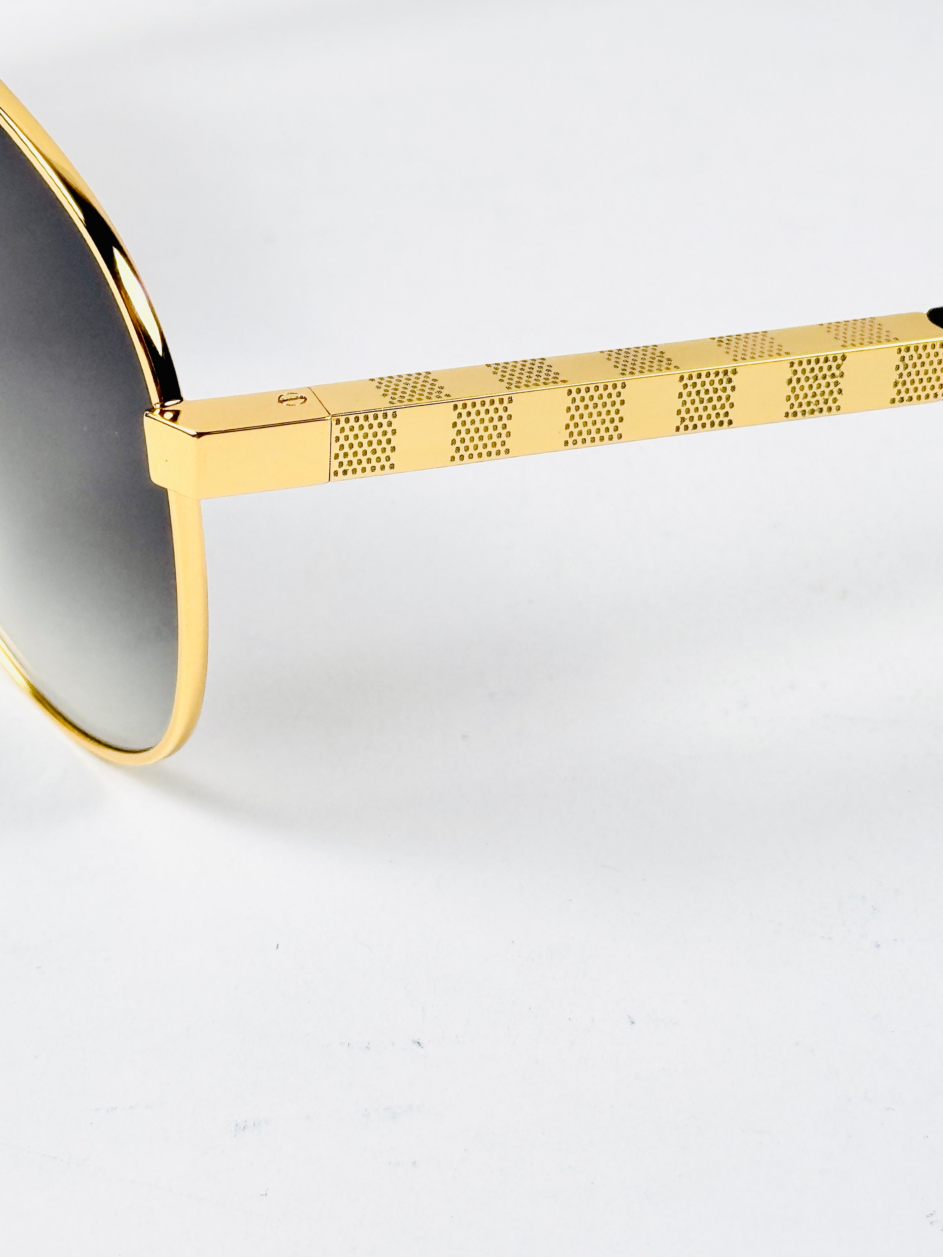 Louis Vuitton – 0339 - 61 – Golden Black Gradient - Metal - Sunglasses – Unisex - Premium