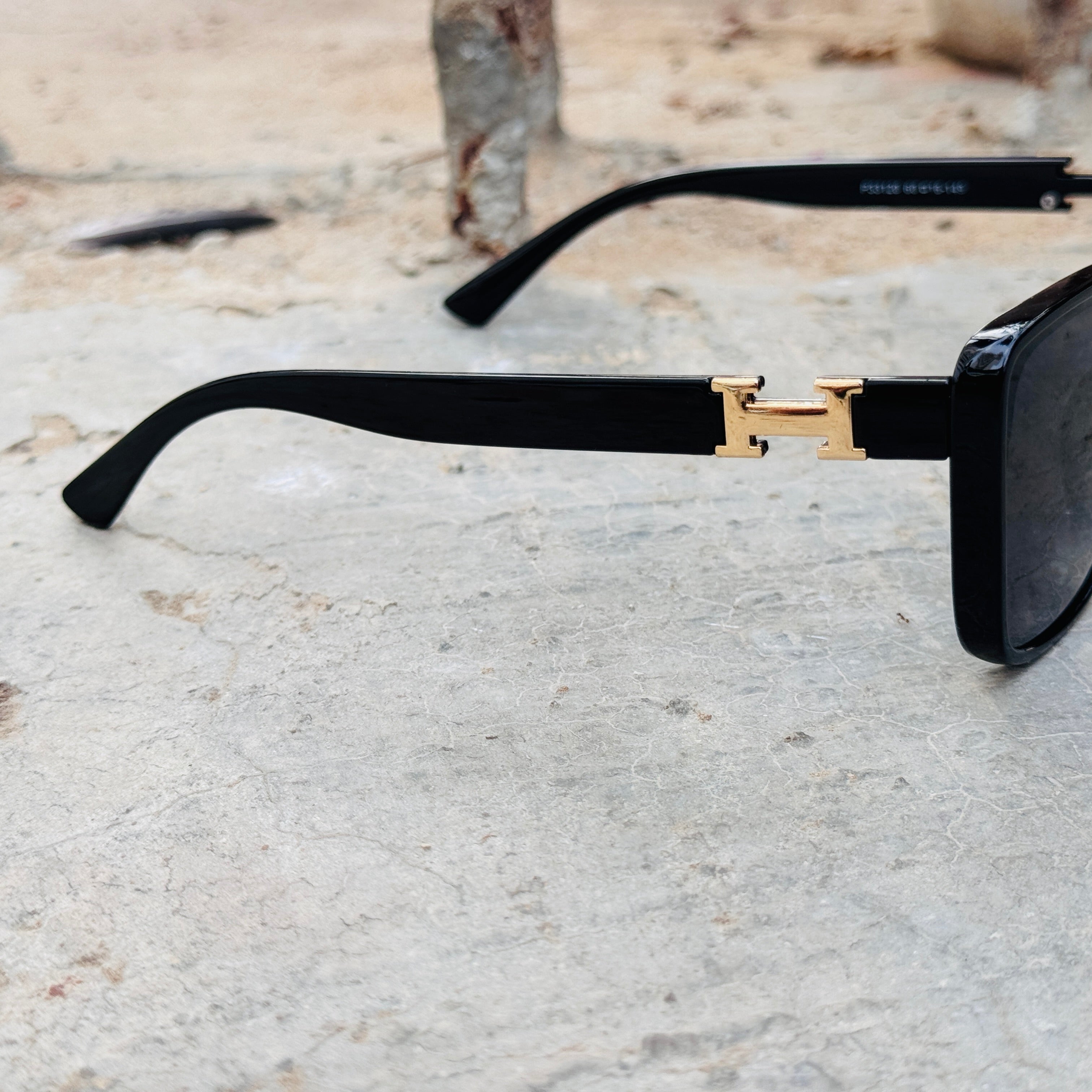 Hermes - 33120 – 60 – Black – Acetate – Sunglasses – Ladies