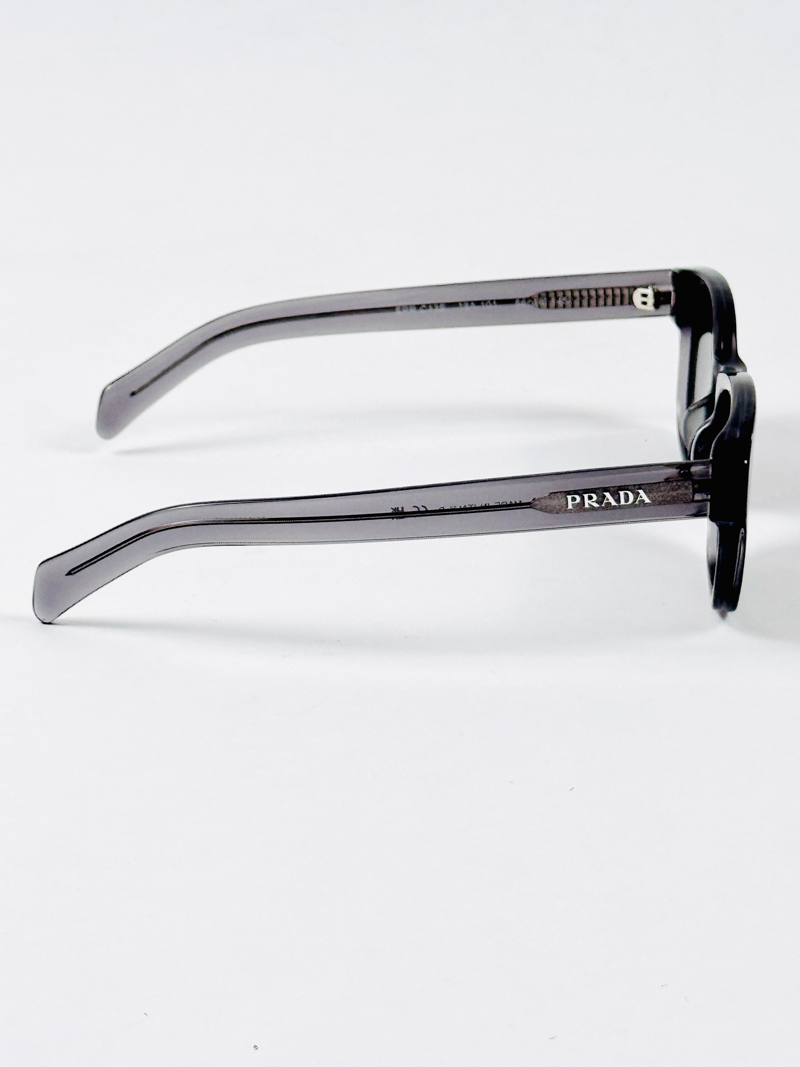 Prada – SPRc13S – 56 – Grey –  Acetate - Sunglasses – Unisex - Premium