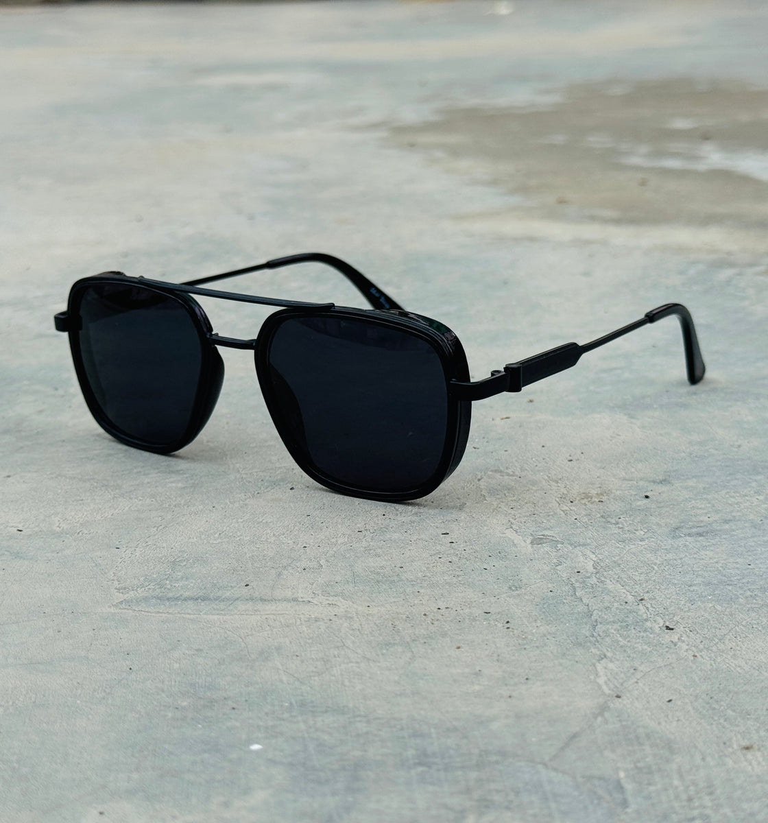 Ferragamo – 19428 – 58 – Black – Metal – Sunglasses – Unisex