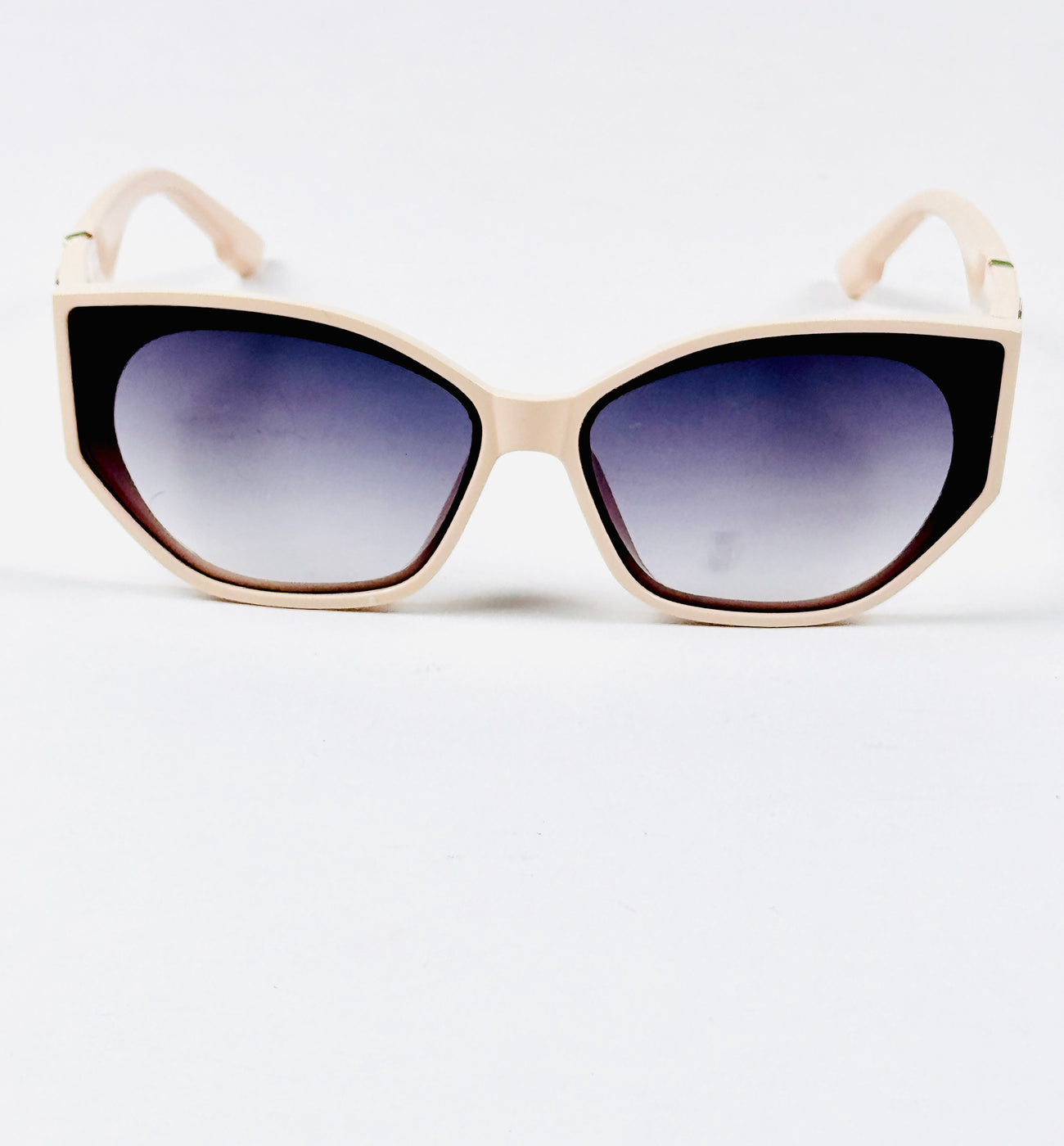 Gucci- 3362 – 62 – White Black Gradient – Acetate – Sunglasses – Ladies