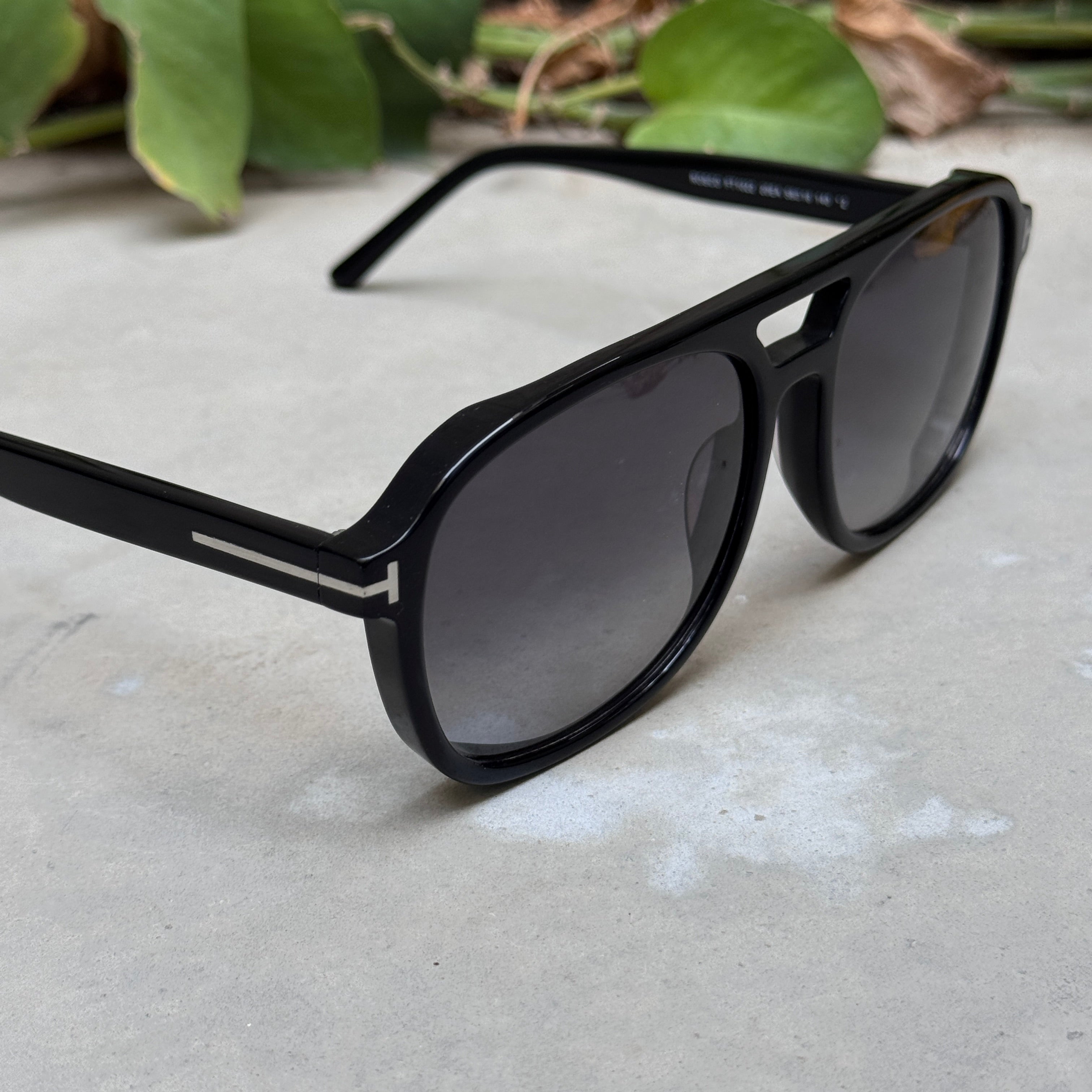 Tom Ford – 1022 - 58 - Black Gradient – Acetate - Sunglasses – Unisex - Premium
