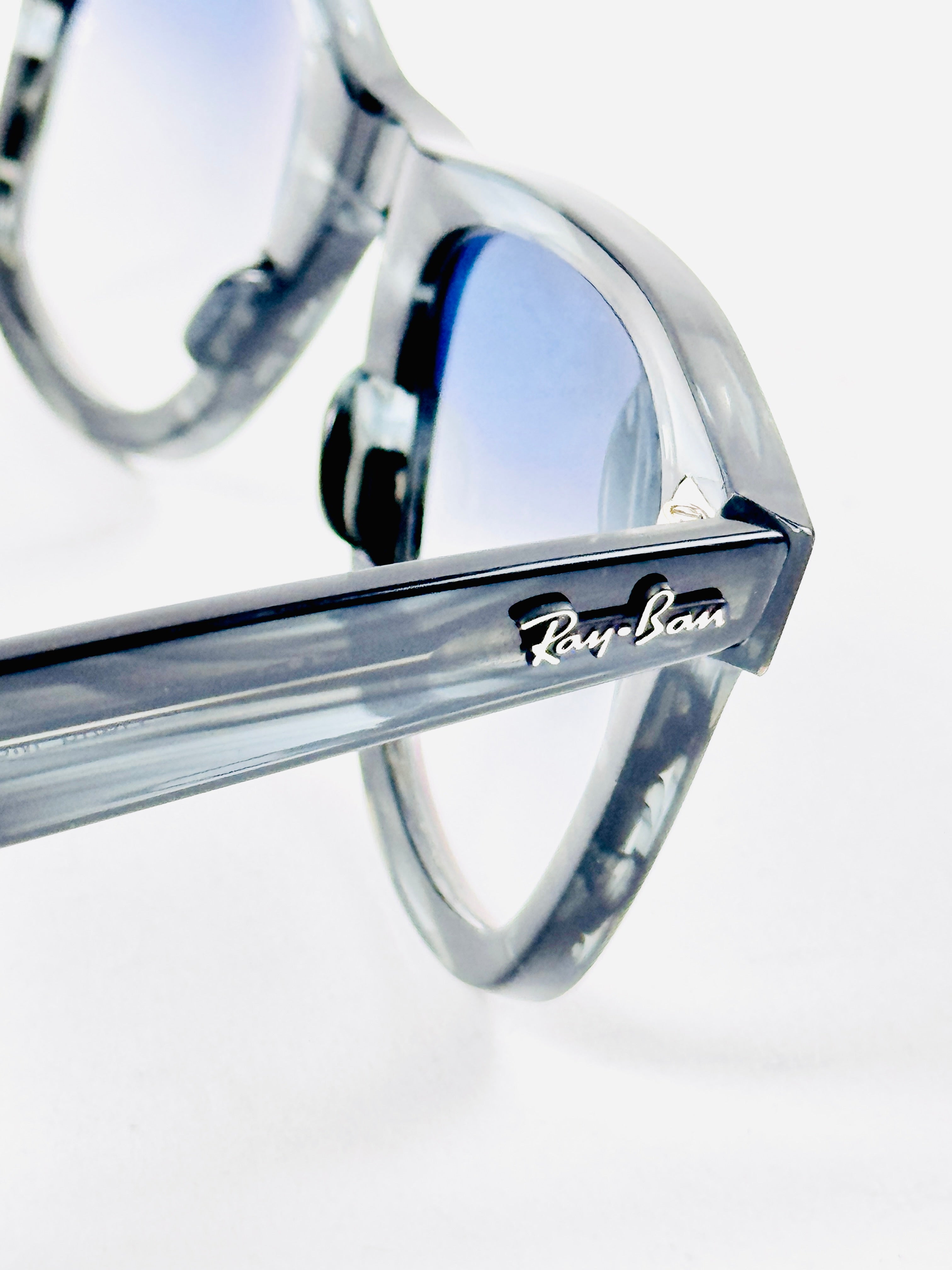 RayBan – 2140 – 50 – Grey Textured –  Acetate- Sunglasses – Unisex - Premium