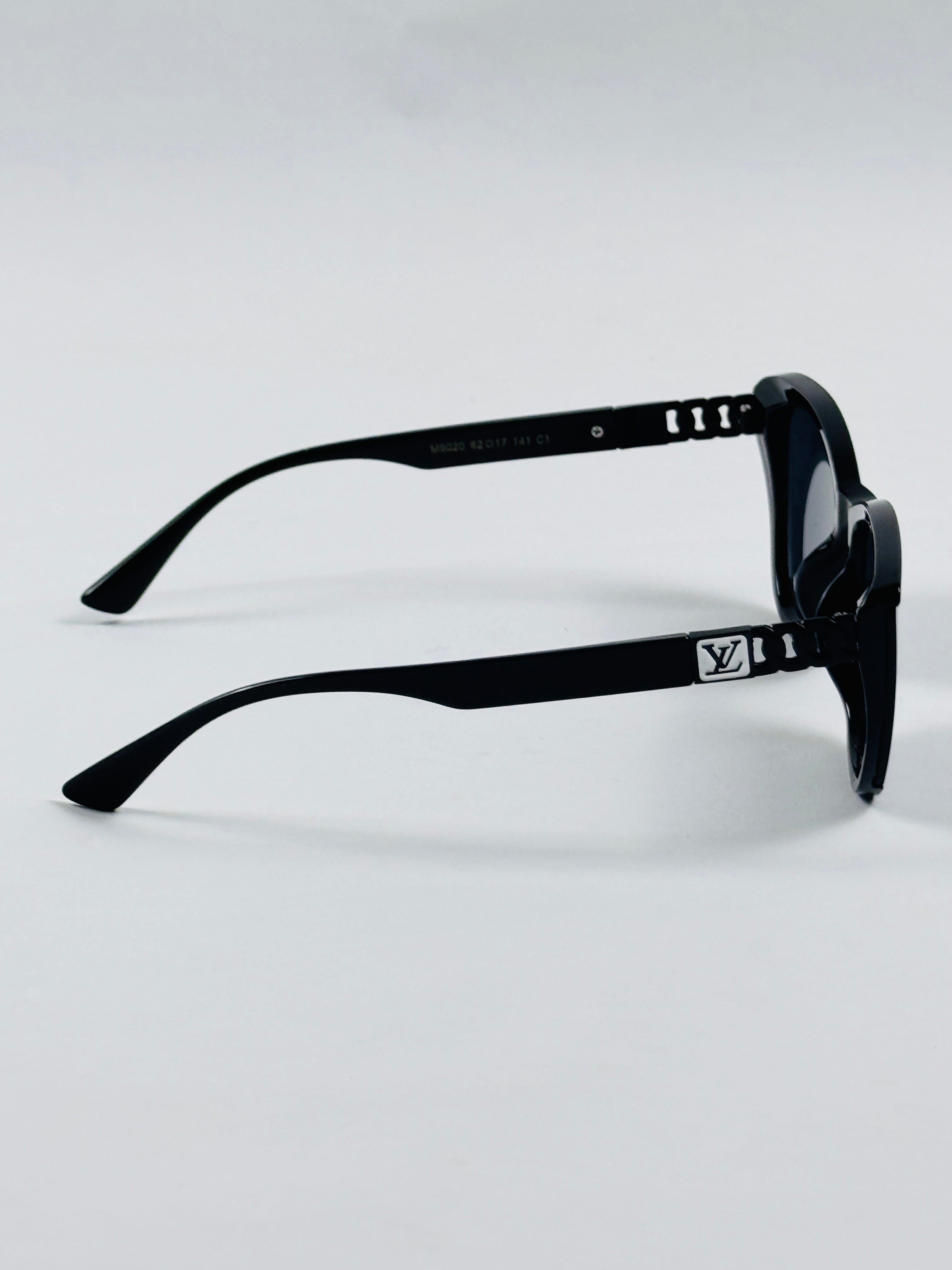 Louis Vuitton - 9020 – 62 – Black – Acetate – Sunglasses – Ladies