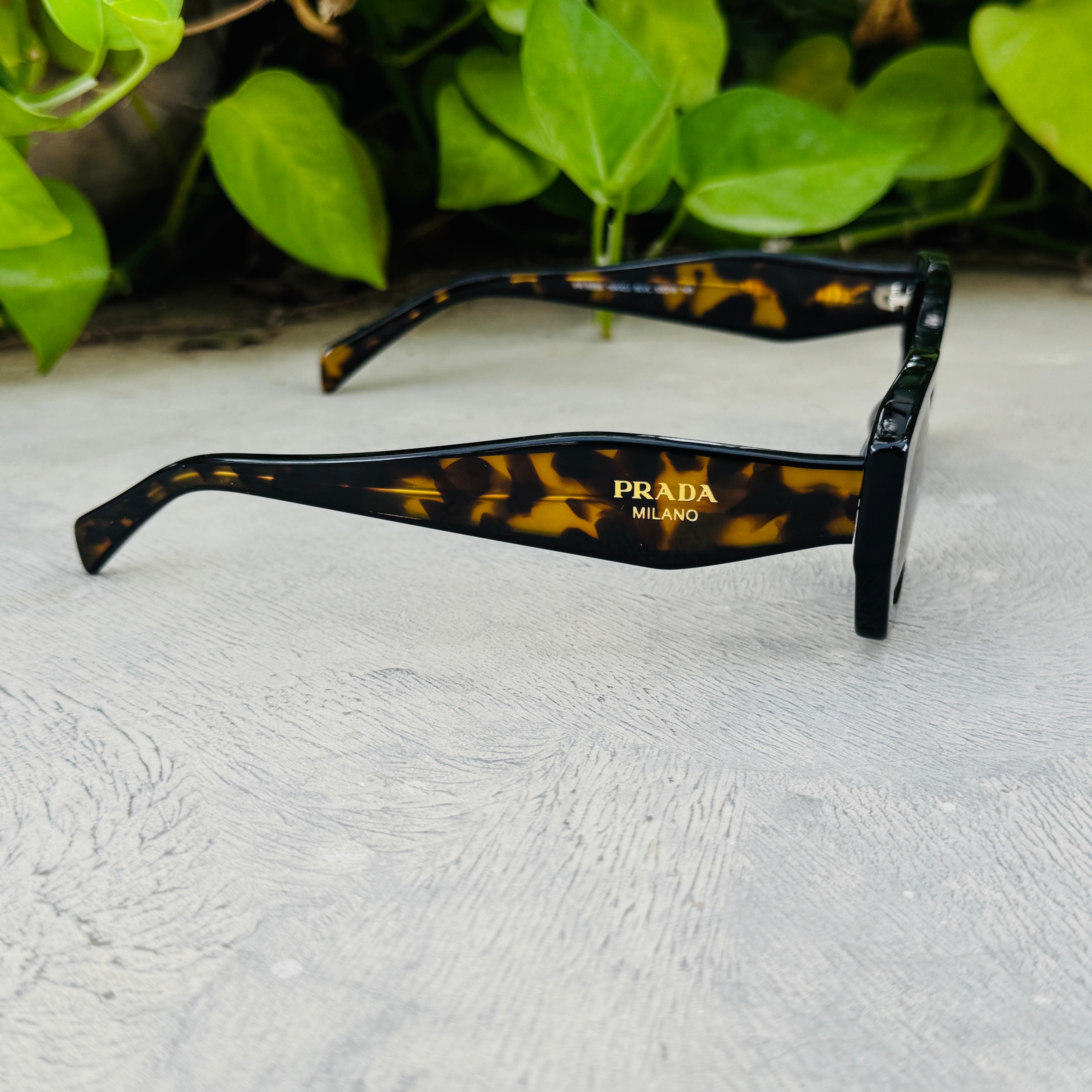 Prada – B05S - 52 – Tortoise Black – Acetate - Sunglasses – Unisex - Premium