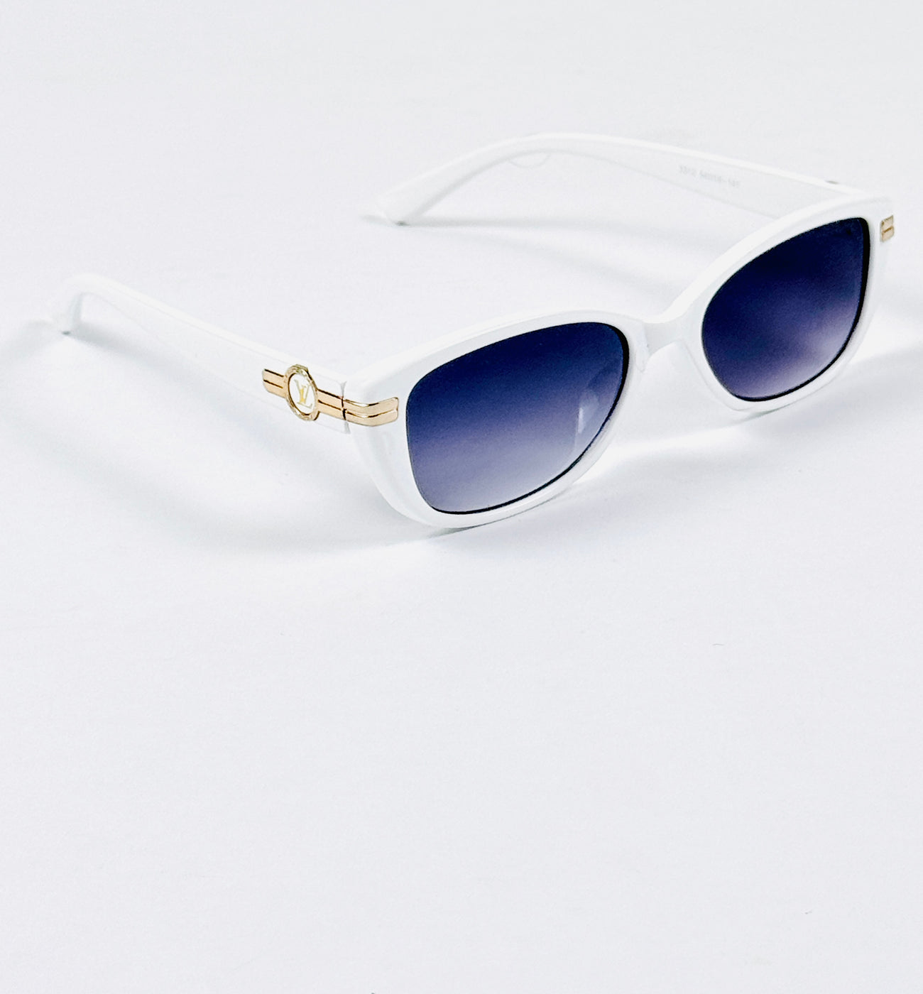 Louis Vuitton’s - 3312 – 54 – White Black Gradient – Acetate – Sunglasses – Ladies