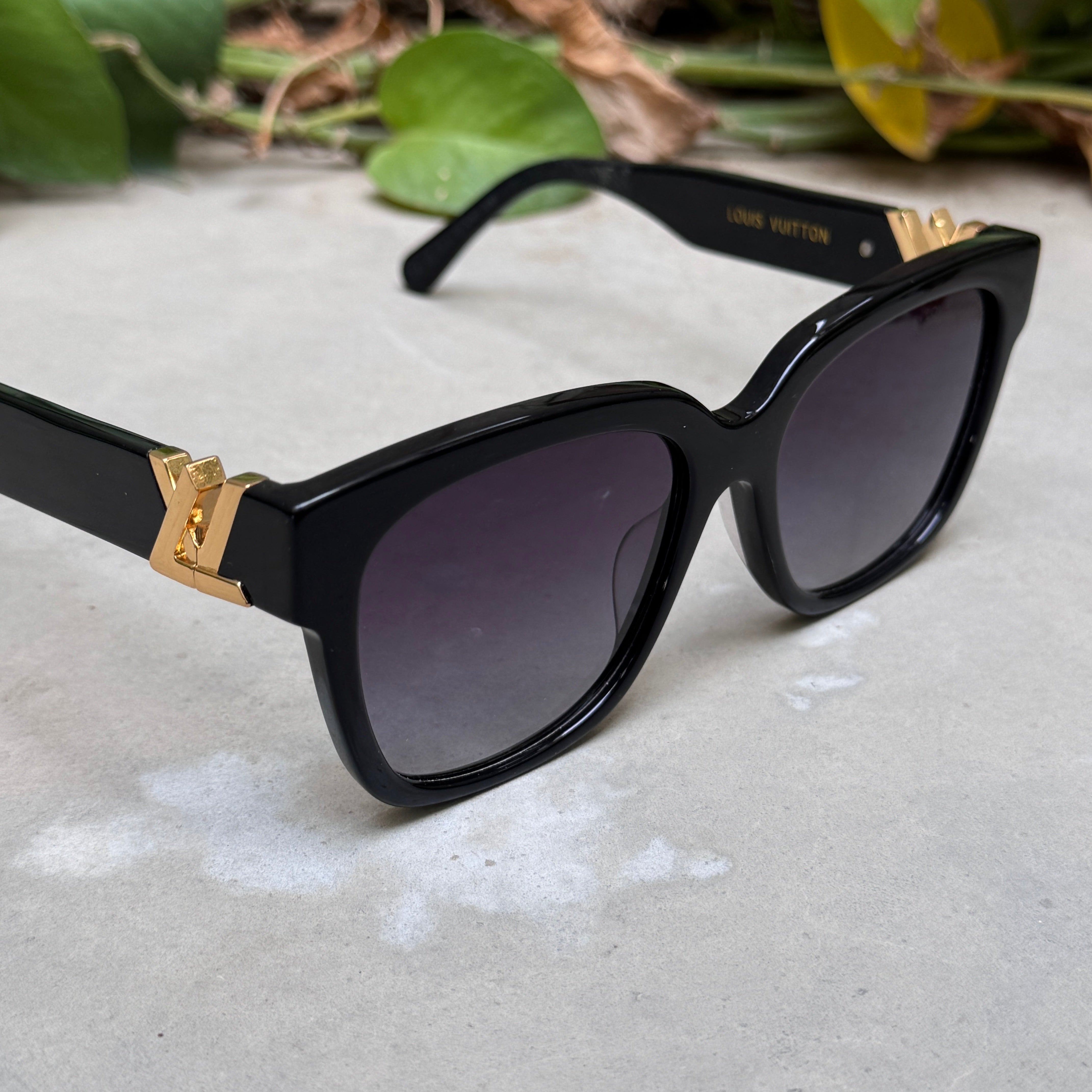 Louis Vuitton – A16 - 52 – Black Gradient – Acetate - Sunglasses – Ladies - Premium
