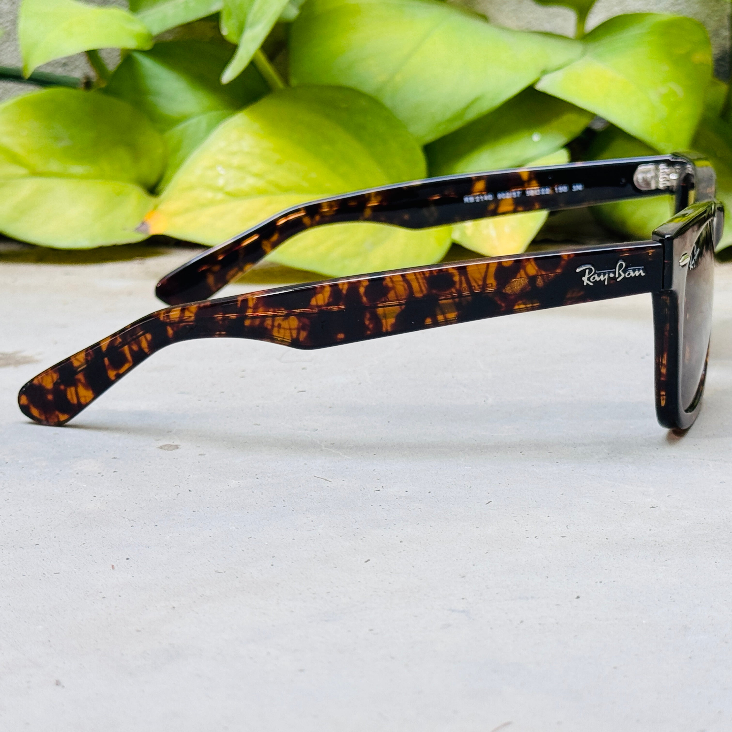RayBan – 2140 – 54 – Tortoise Brown –  Acetate- Sunglasses – Unisex - Premium