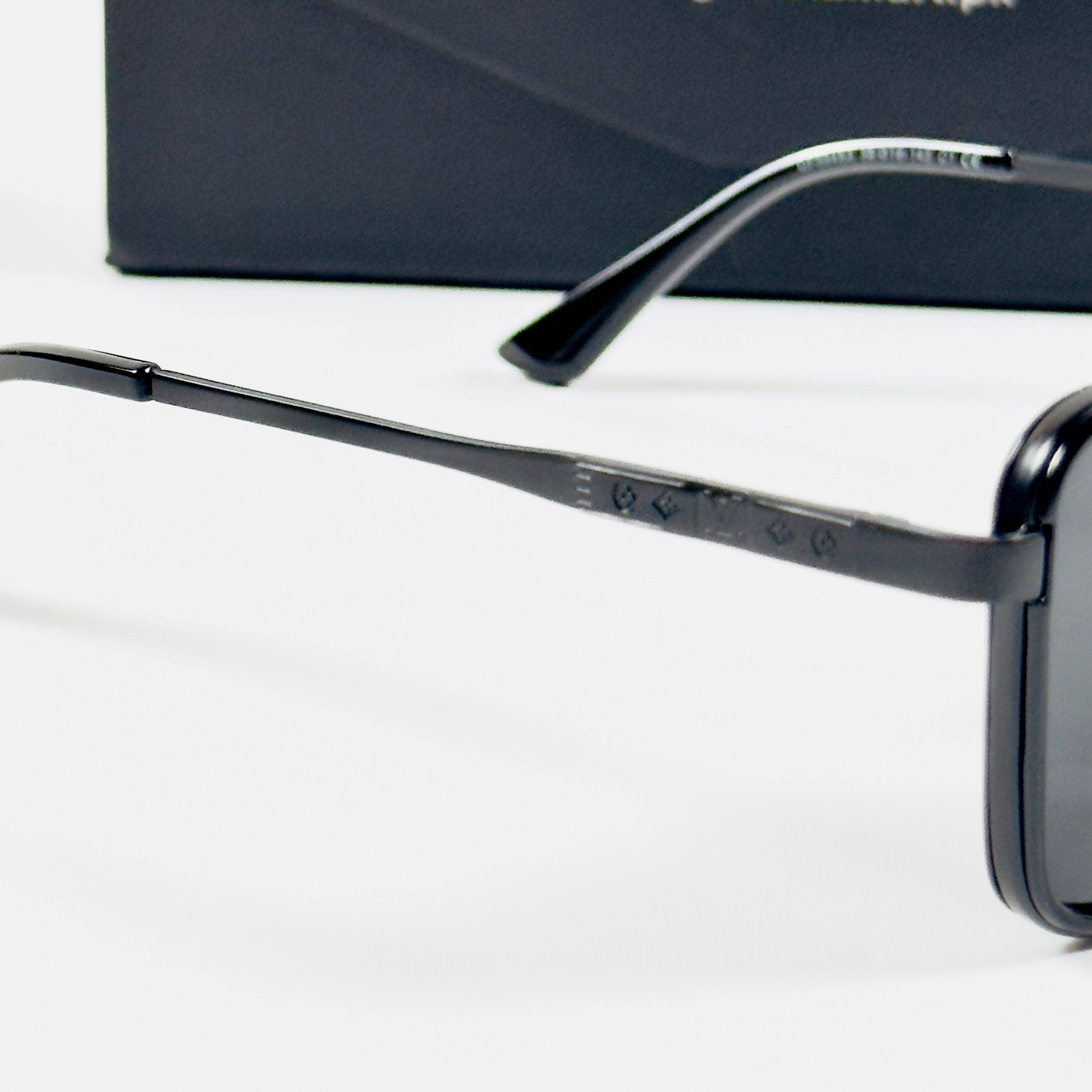 LV – 58453 – 58 – Black – Metal – Sunglasses – Unisex