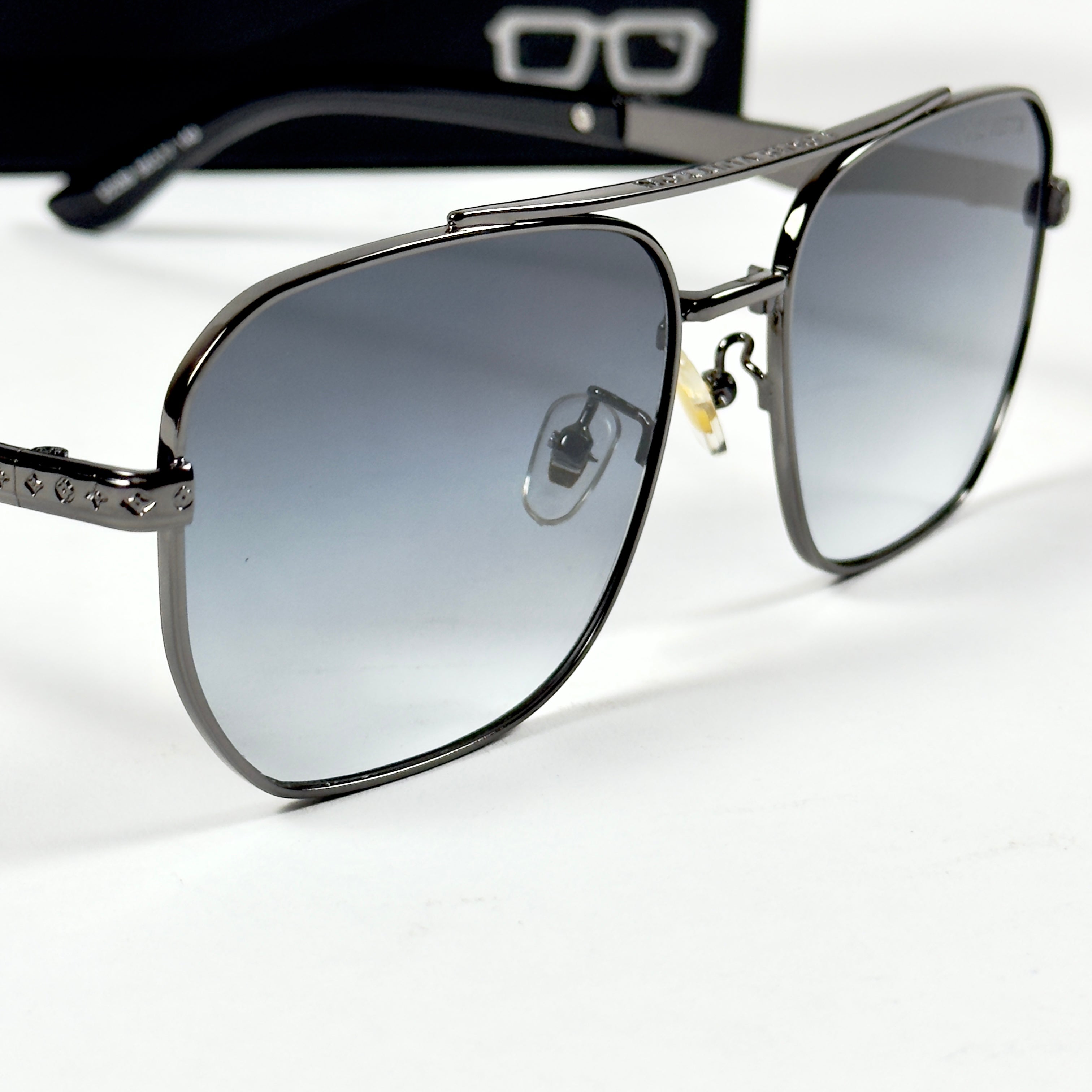 Louis Vuitton – 22289 – 56 – Grey Blue Gradient – Metal – Sunglasses – Unisex