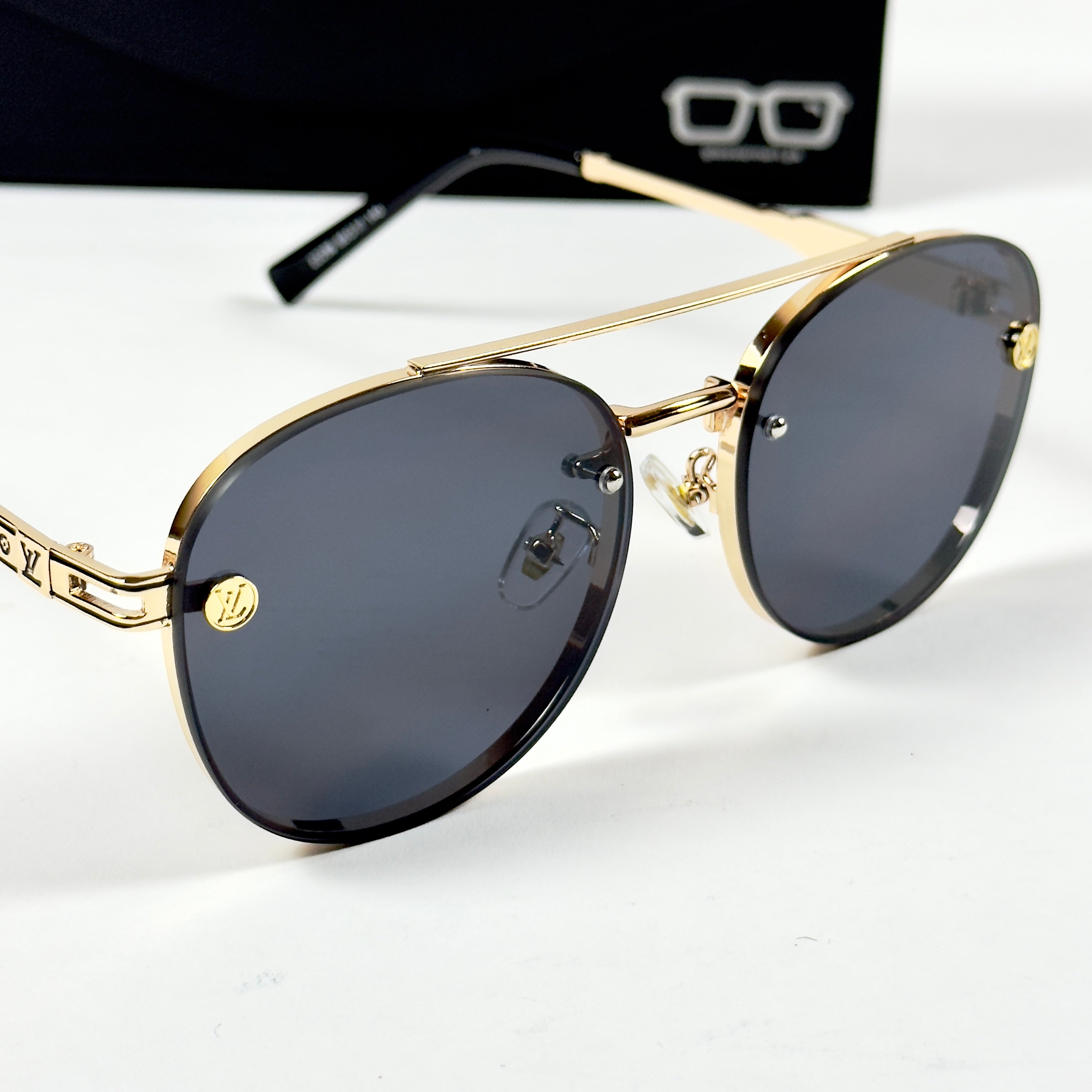 Louis Vuitton – 22296 - 56 – Golden Black - Metal - Sunglasses – Unisex