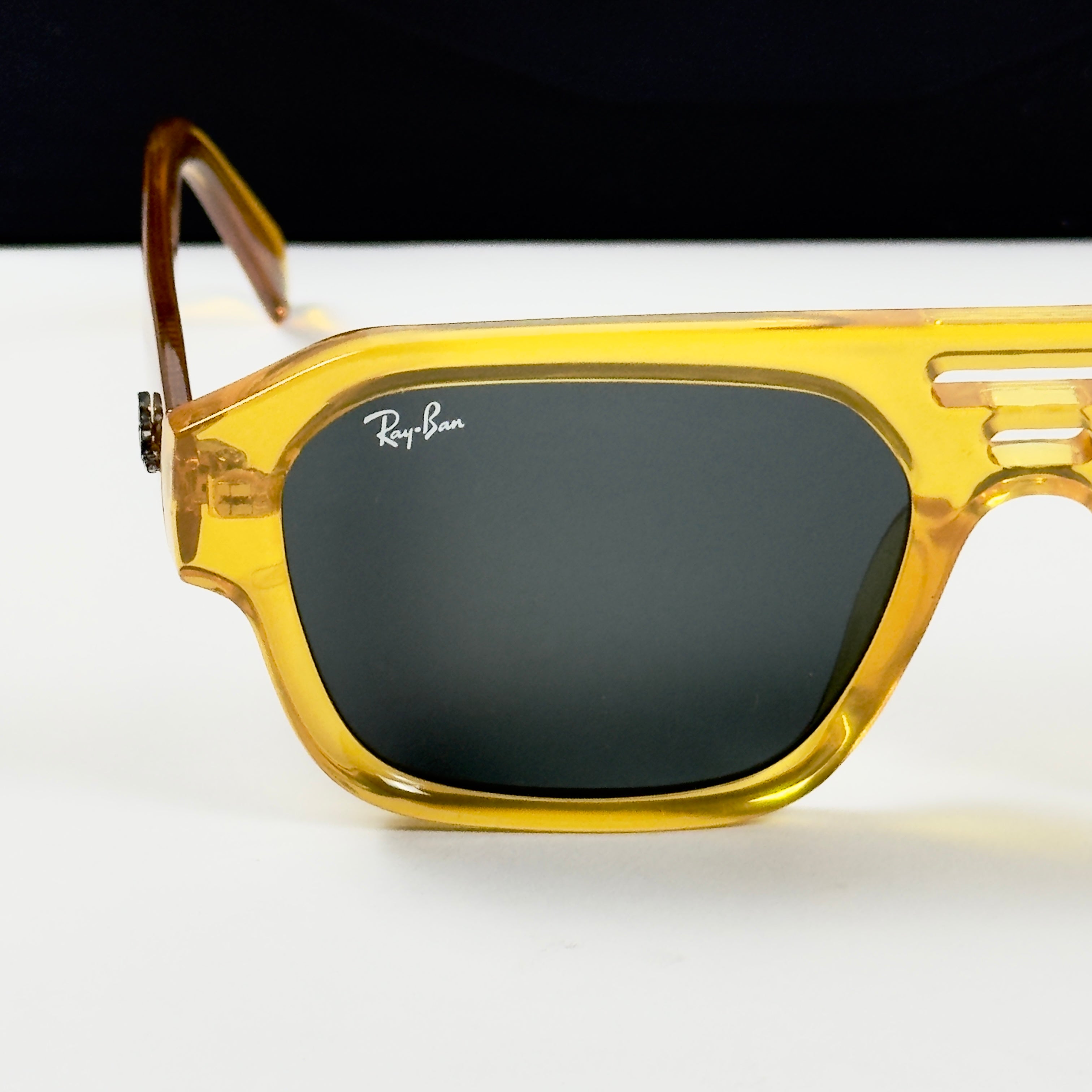 RayBan – 4397 – 54 – Yellow Black –  Acetate- Sunglasses – Unisex - Premium