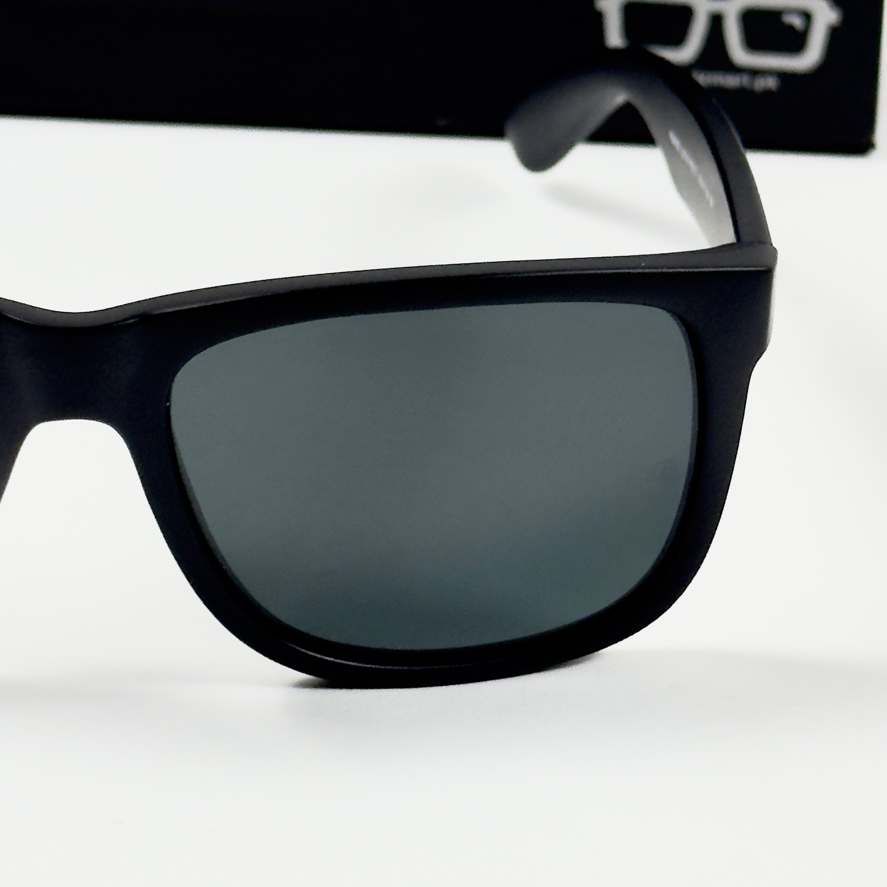 RayBan – 4165 – 60 – Black –  Acetate- Sunglasses – Unisex - Premium