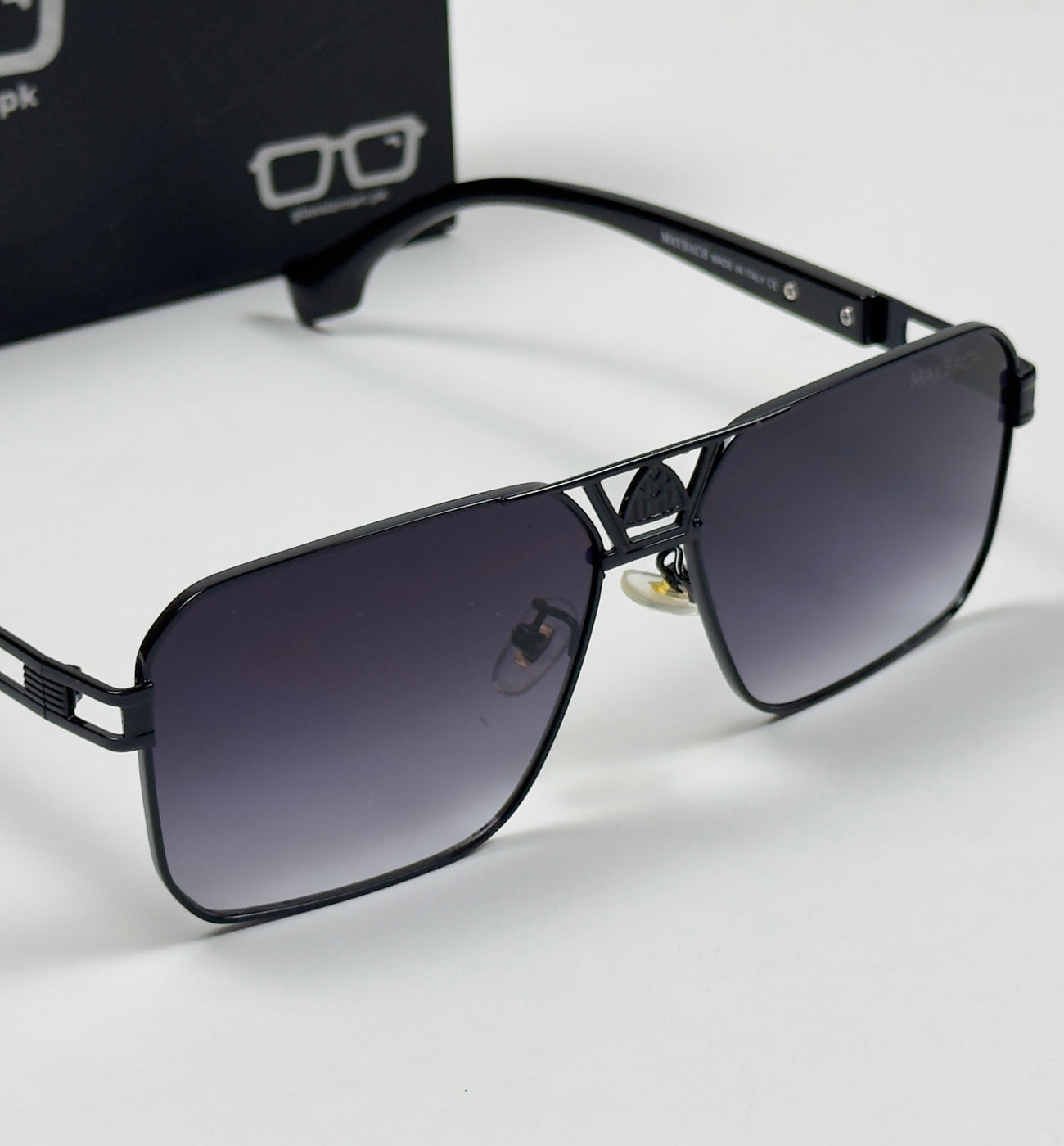 Maybach – 22106 – 58 – Black Gradient – Metal – Sunglasses – Unisex