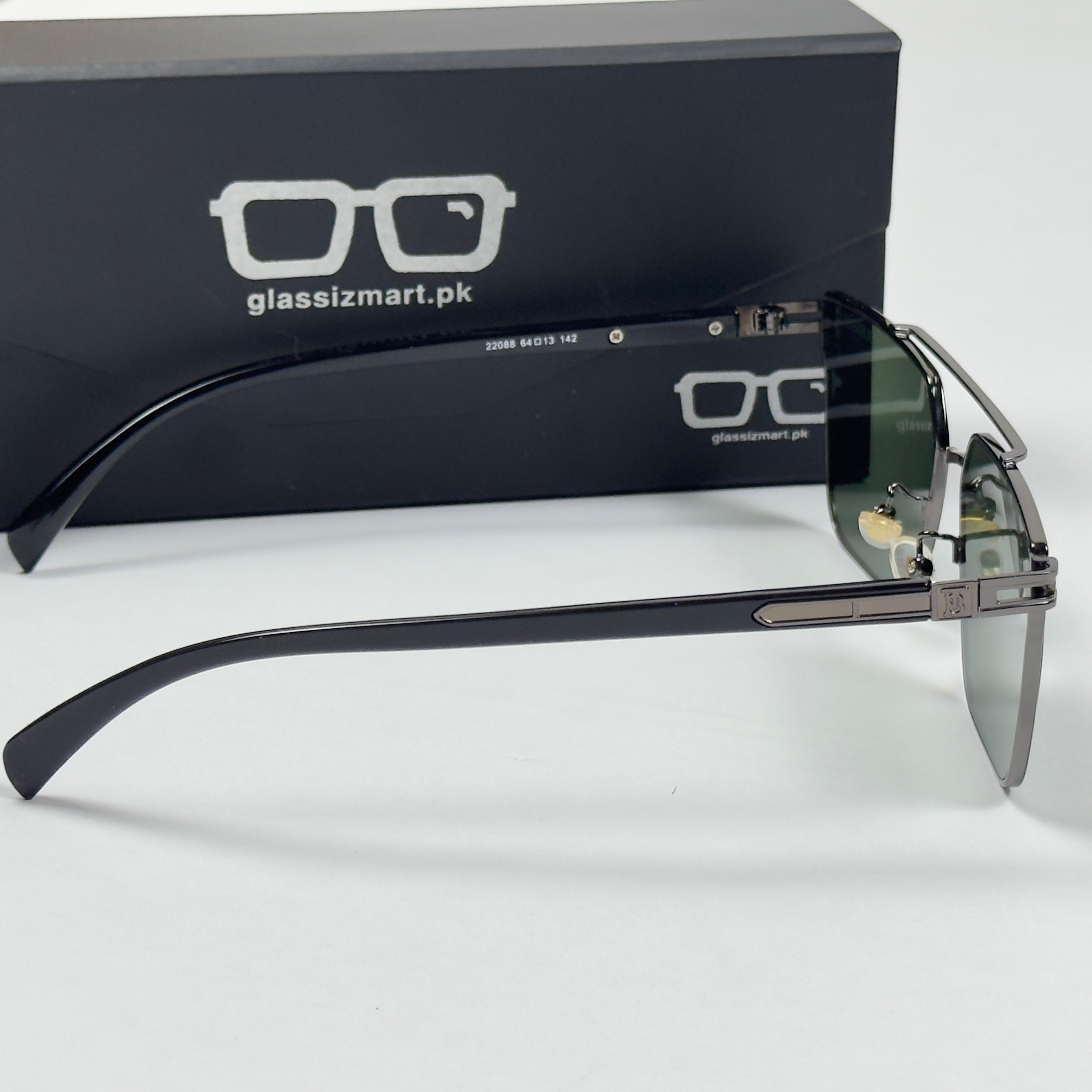 Burberry – 22088 – 64 – Green – Acetate – Sunglasses – Unisex