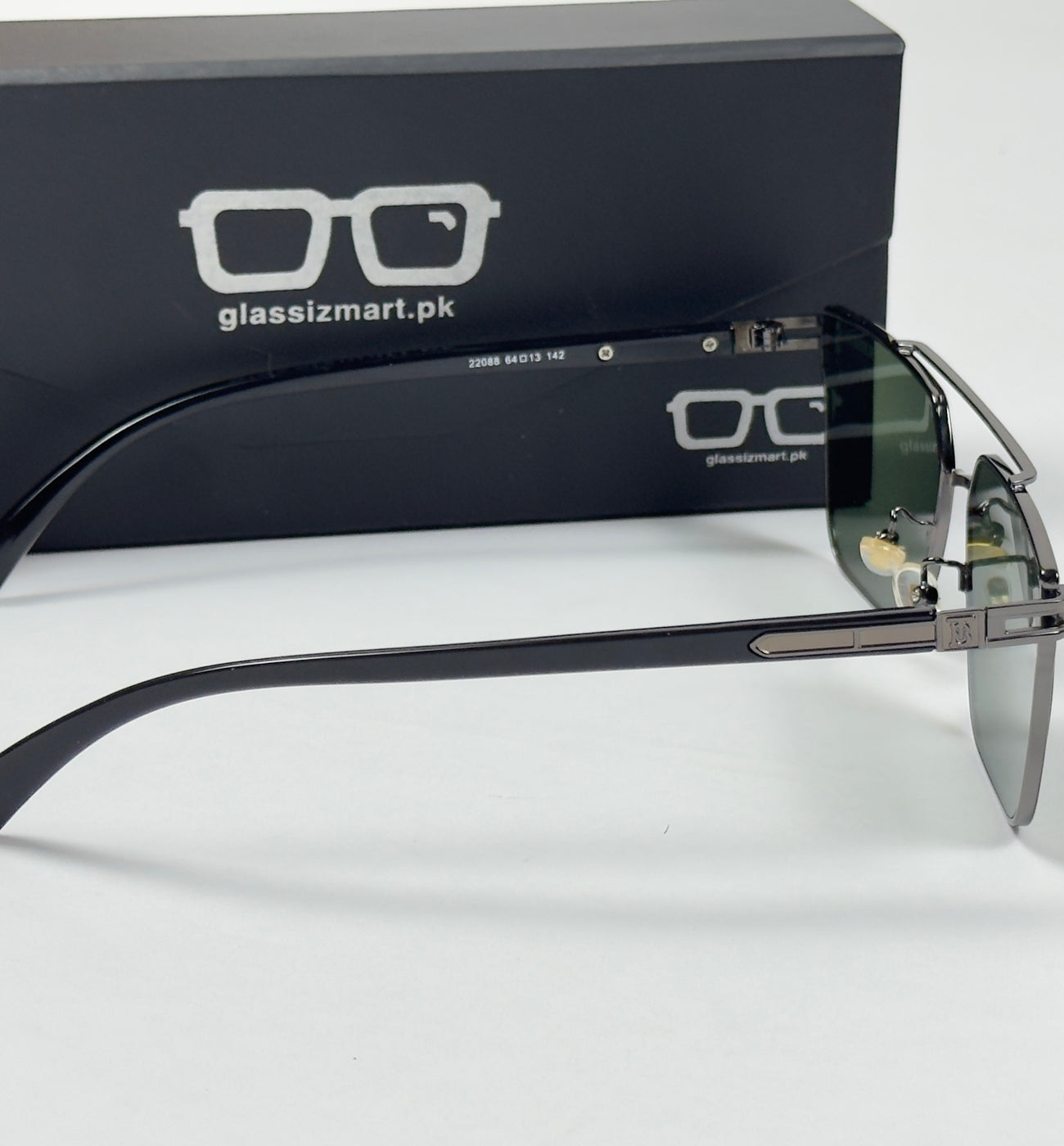 Burberry – 22088 – 64 – Green – Acetate – Sunglasses – Unisex