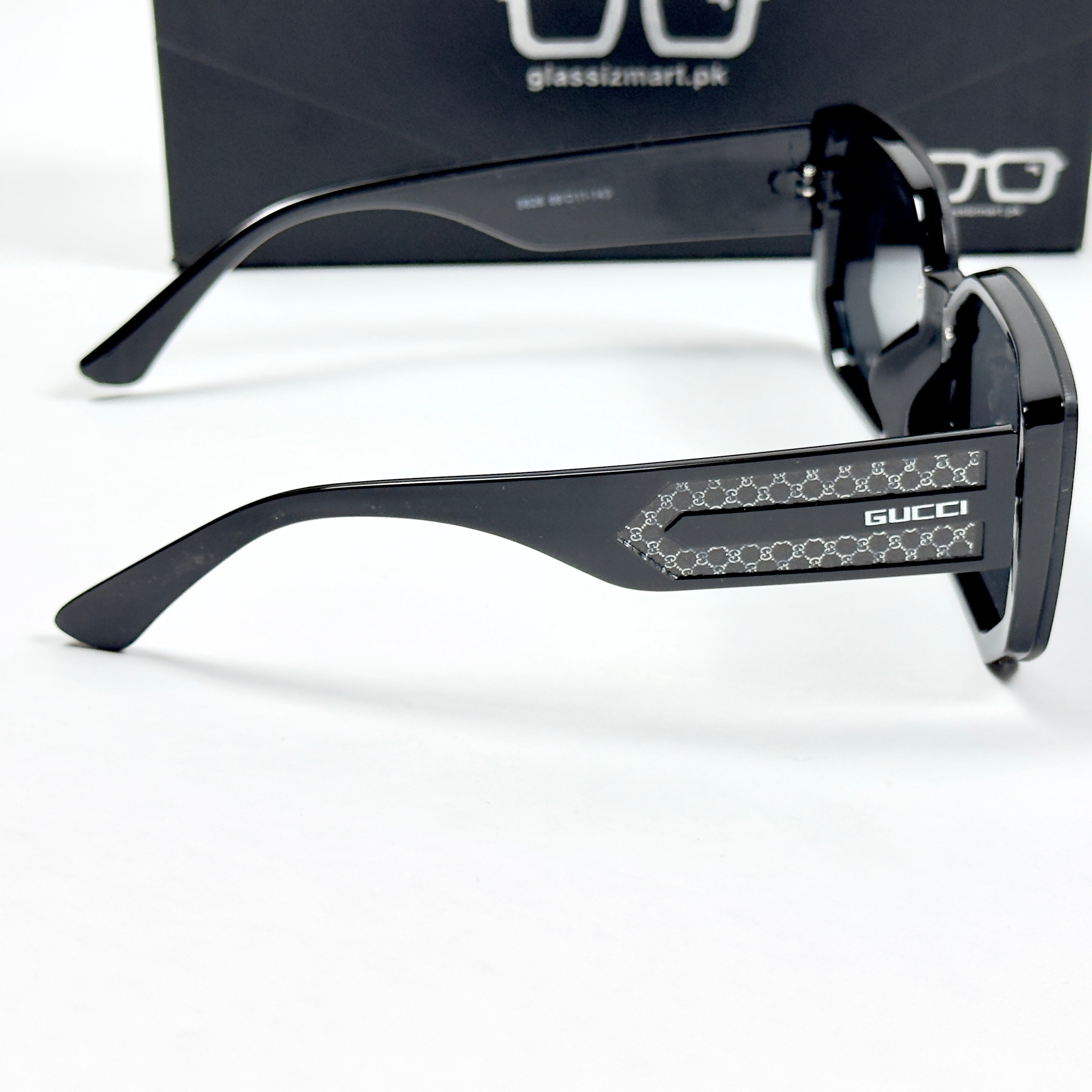 Gucci – 5826 - 66 – Black – Acetate – Sunglasses - Ladies