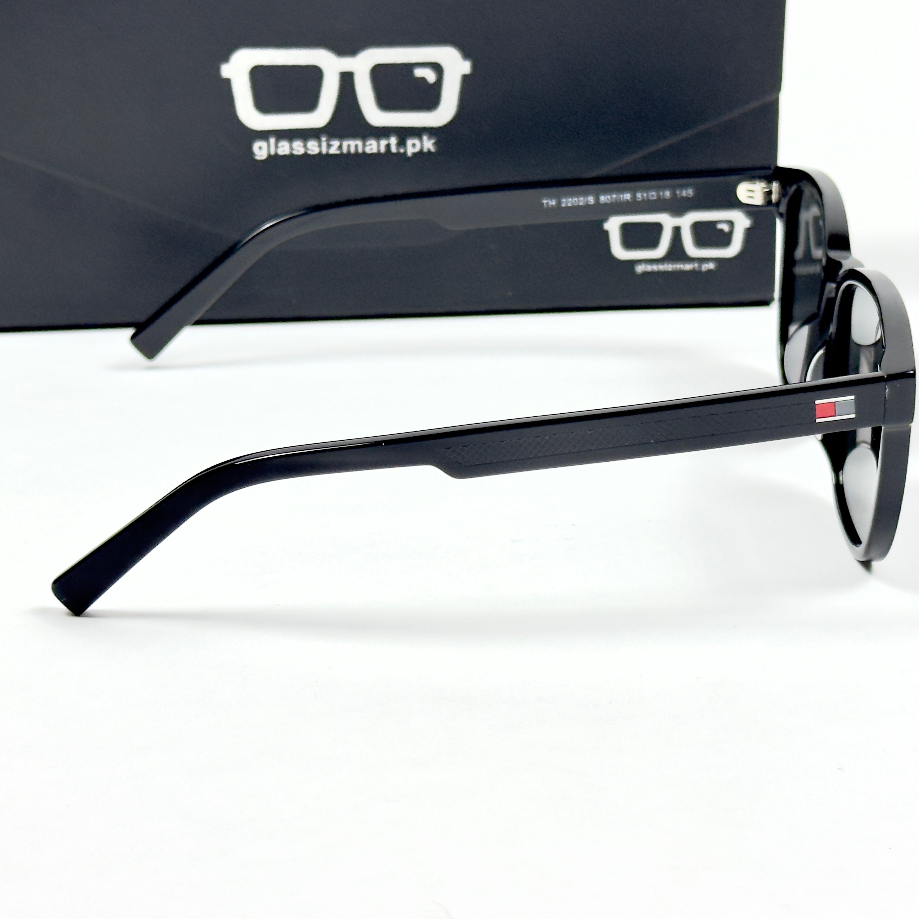 Tommy Hilfiger – 2202 – 51 – Black –  Acetate - Sunglasses – Unisex - Premium