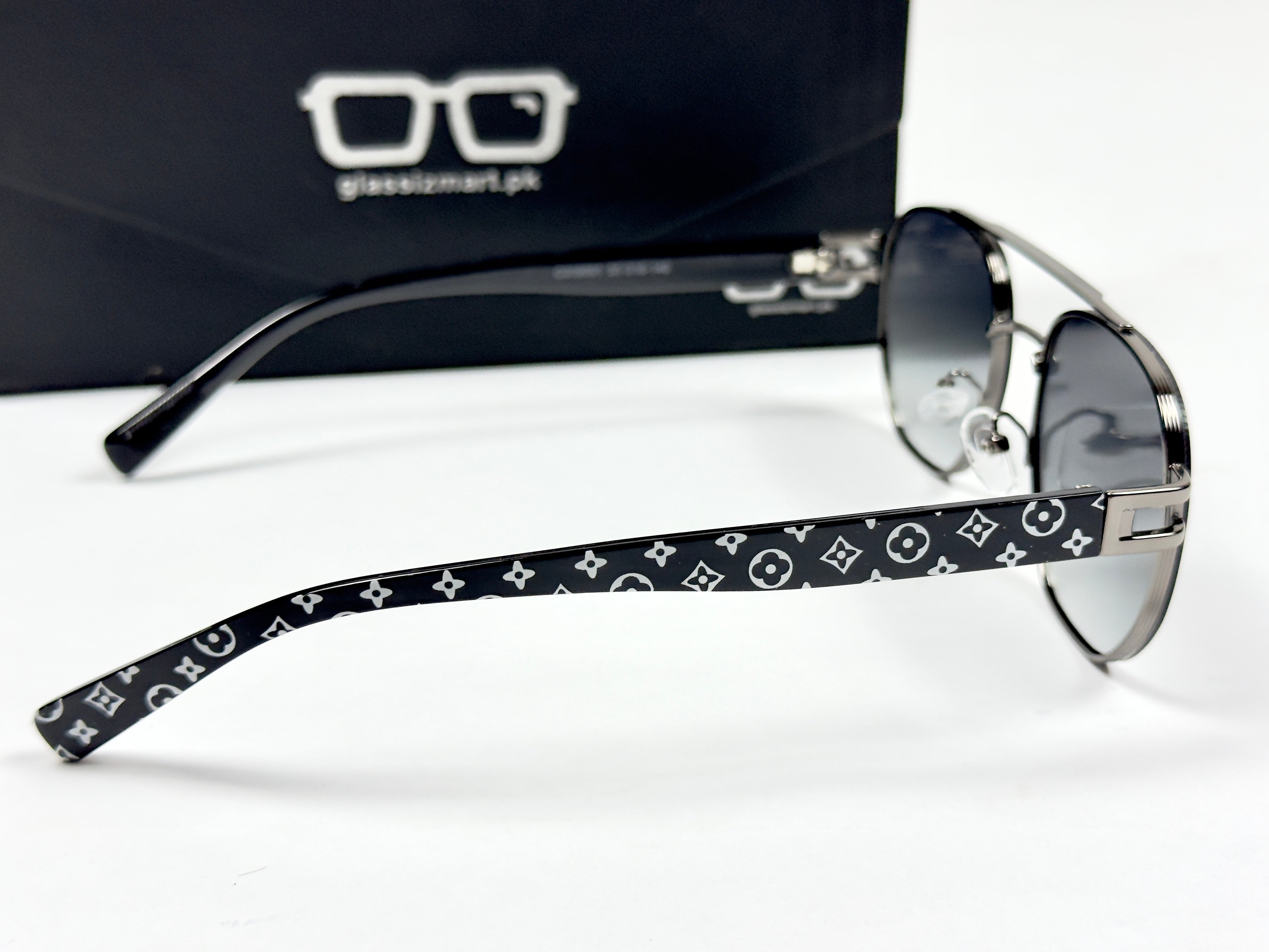 Louis Vuitton – 9091 – 55 – Green Gradient – Acetate – Metal - Sunglasses – Unisex