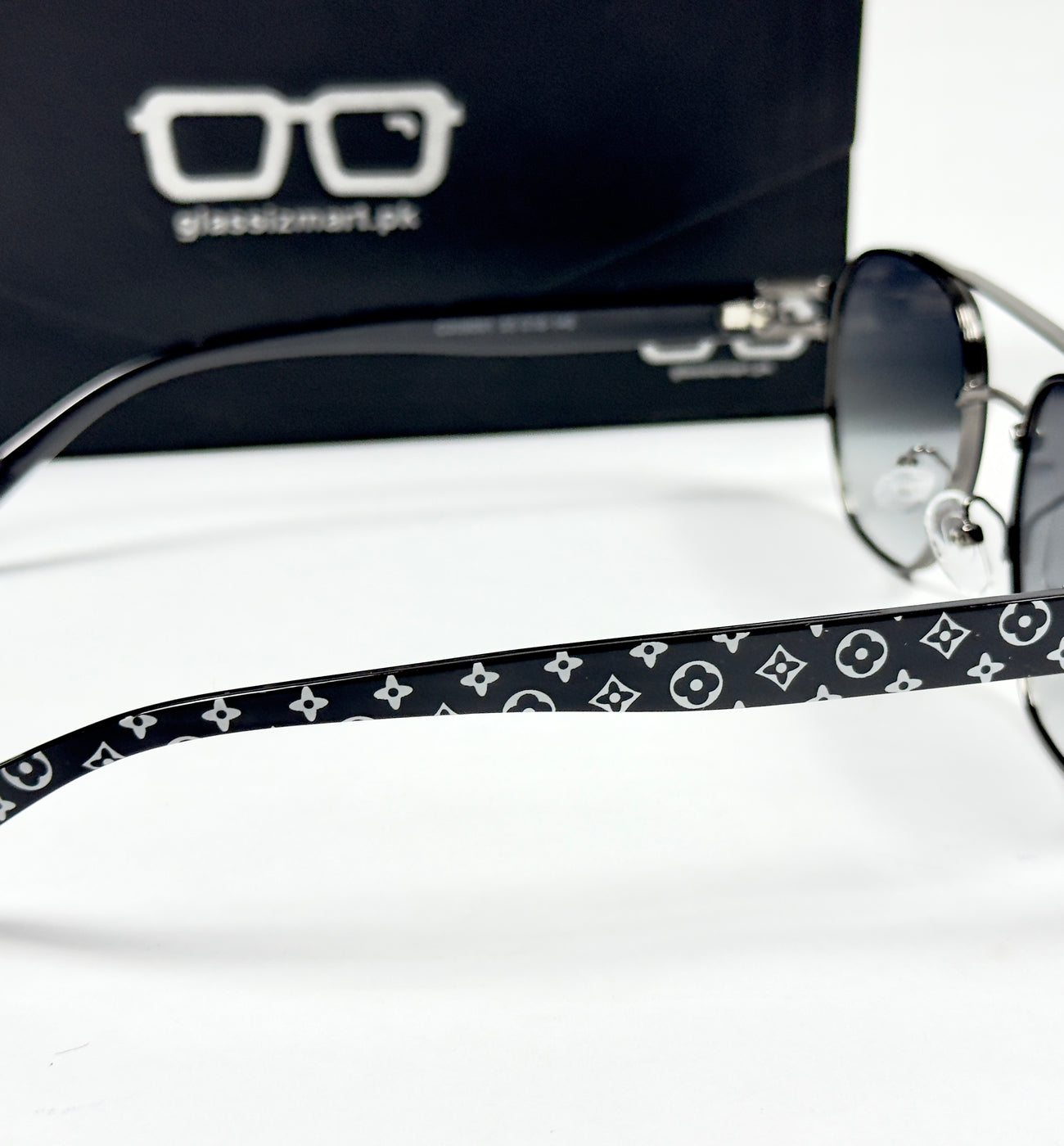Louis Vuitton – 9091 – 55 – Green Gradient – Acetate – Metal - Sunglasses – Unisex