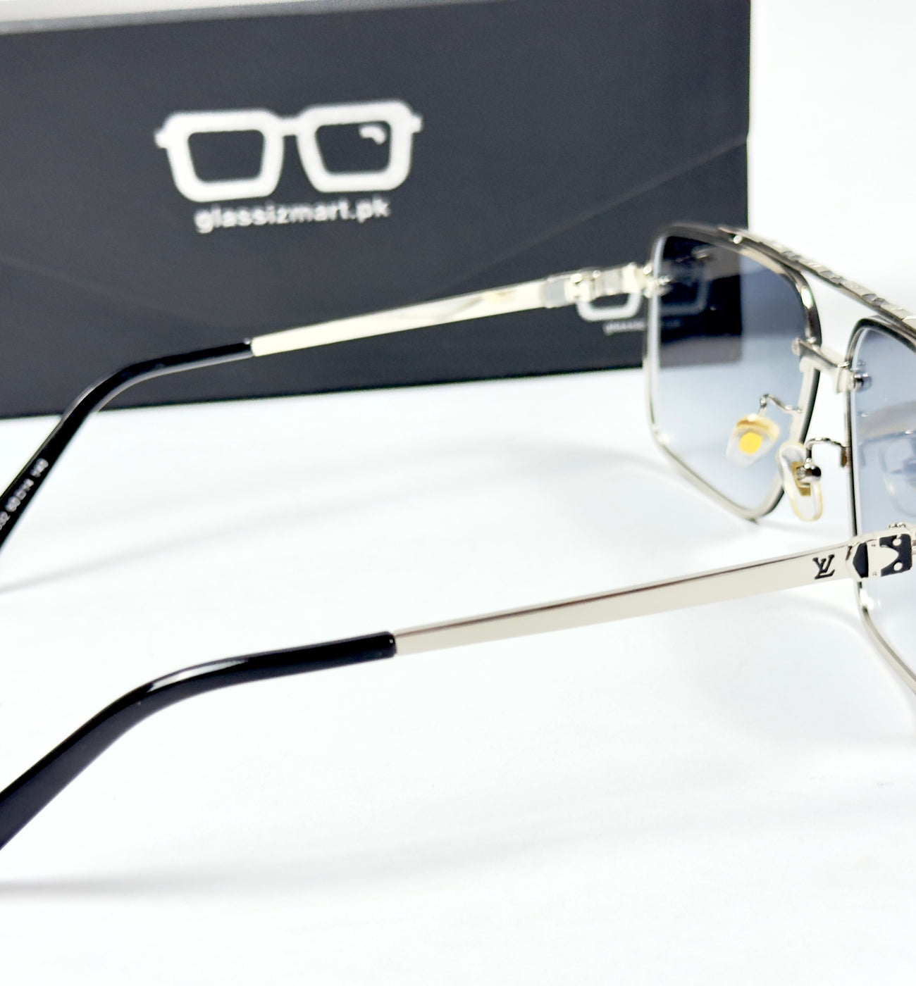 Louis Vuitton – 22332 – 60 – Silver Blue – Metal – Sunglasses – Unisex