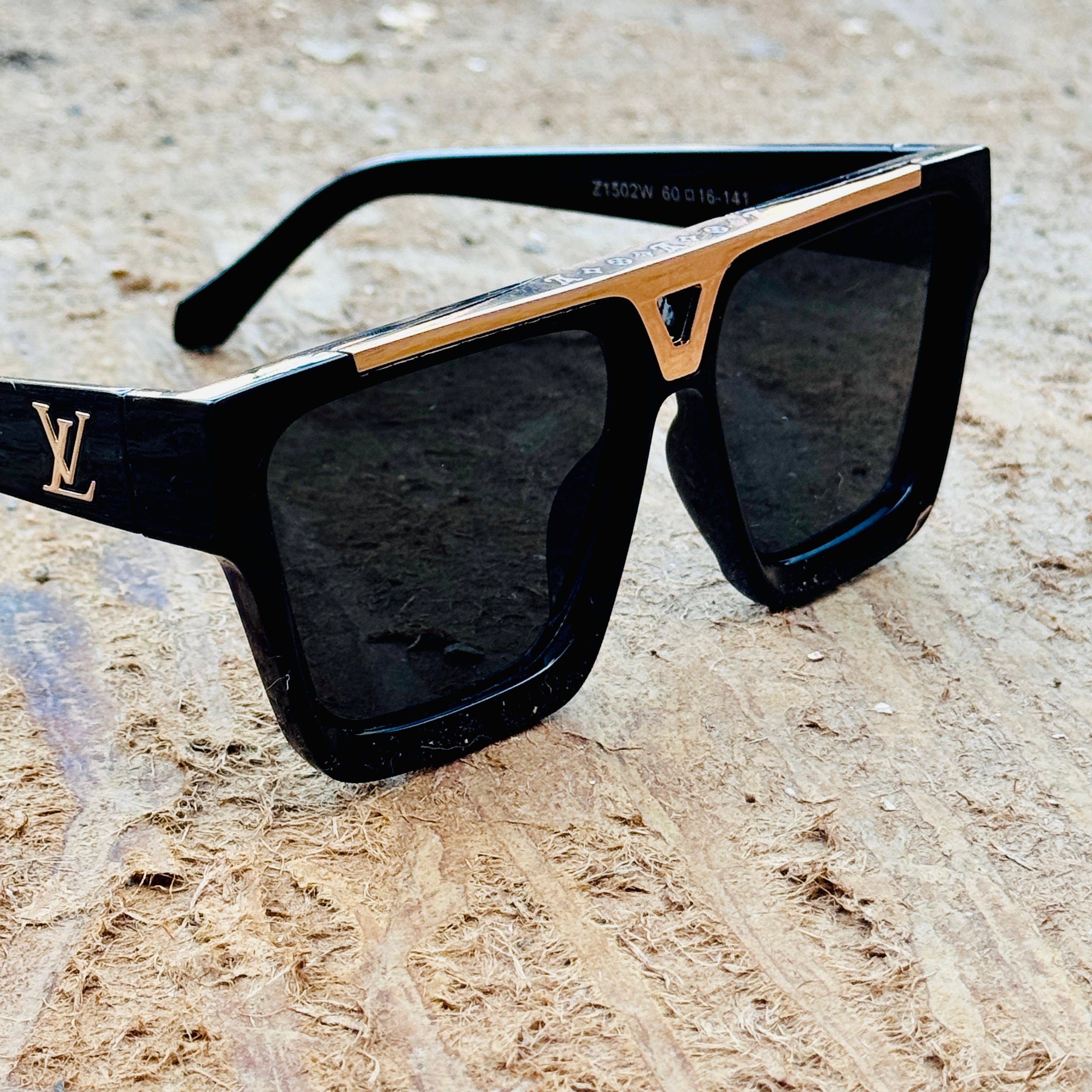 Louis Vuitton – 1502 – 60 – Black – Acetate – Sunglasses – Unisex