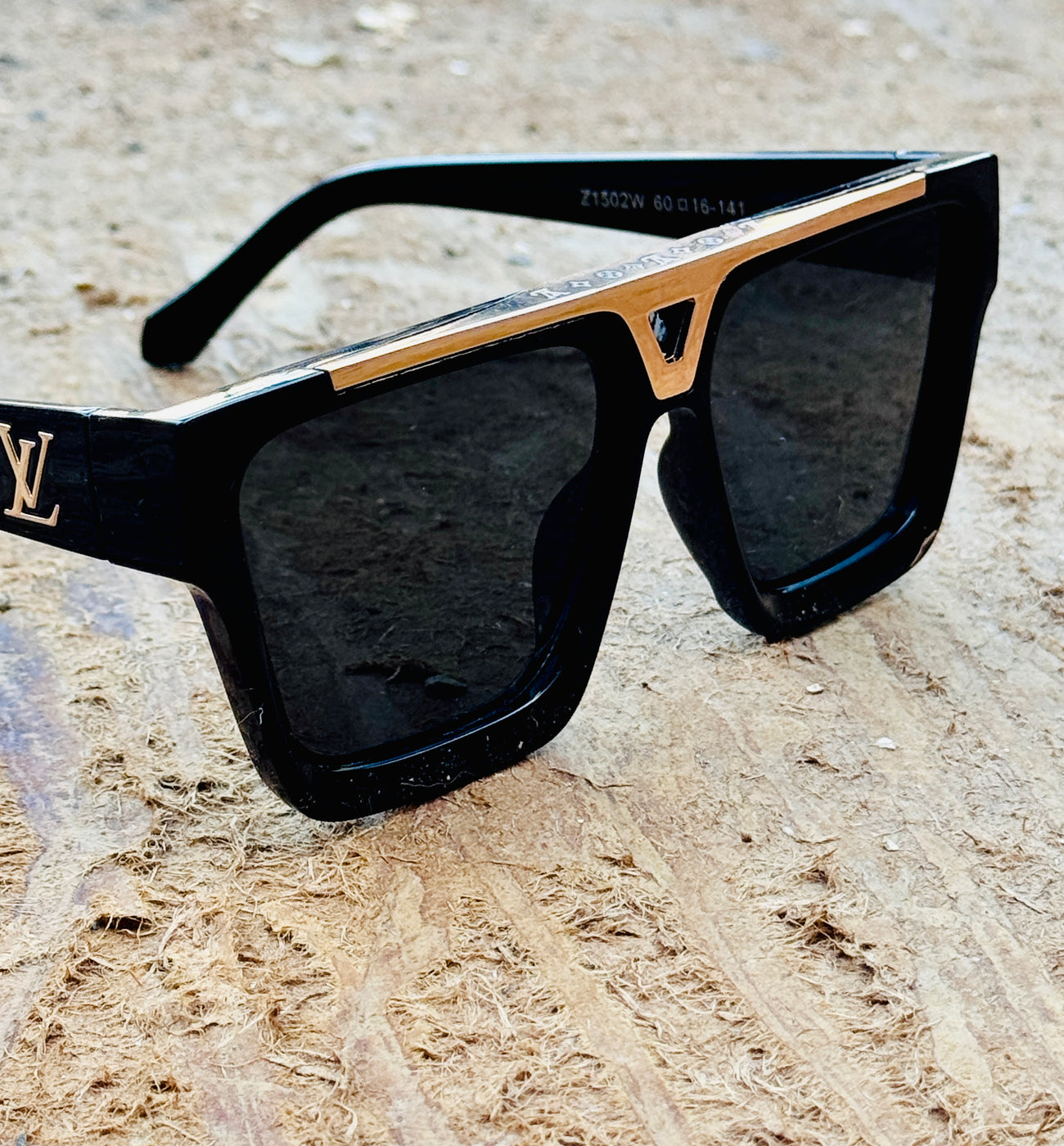 Louis Vuitton – 1502 – 60 – Black – Acetate – Sunglasses – Unisex